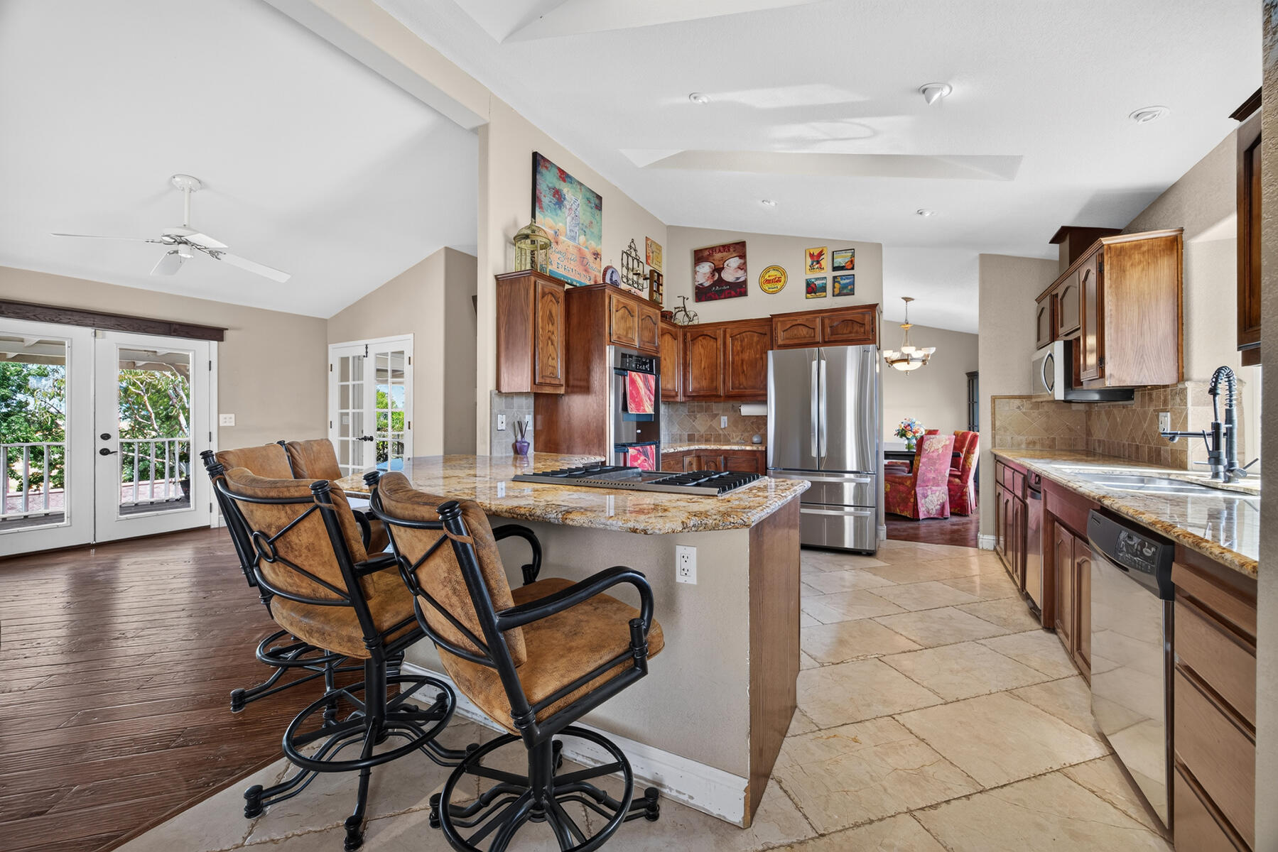 801 N 5th Ave, Avenal, CA 93204