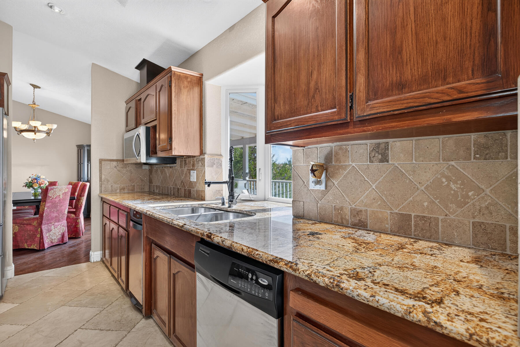 801 N 5th Ave, Avenal, CA 93204