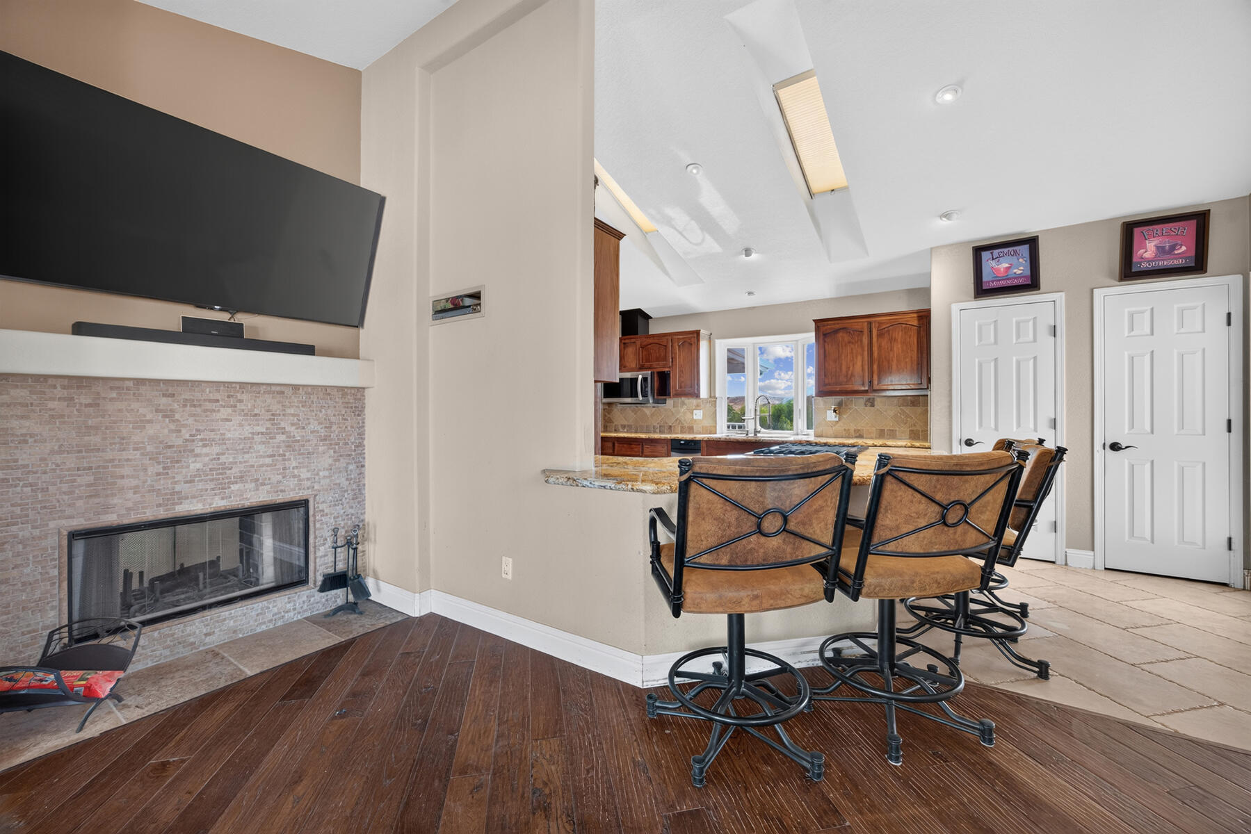 801 N 5th Ave, Avenal, CA 93204