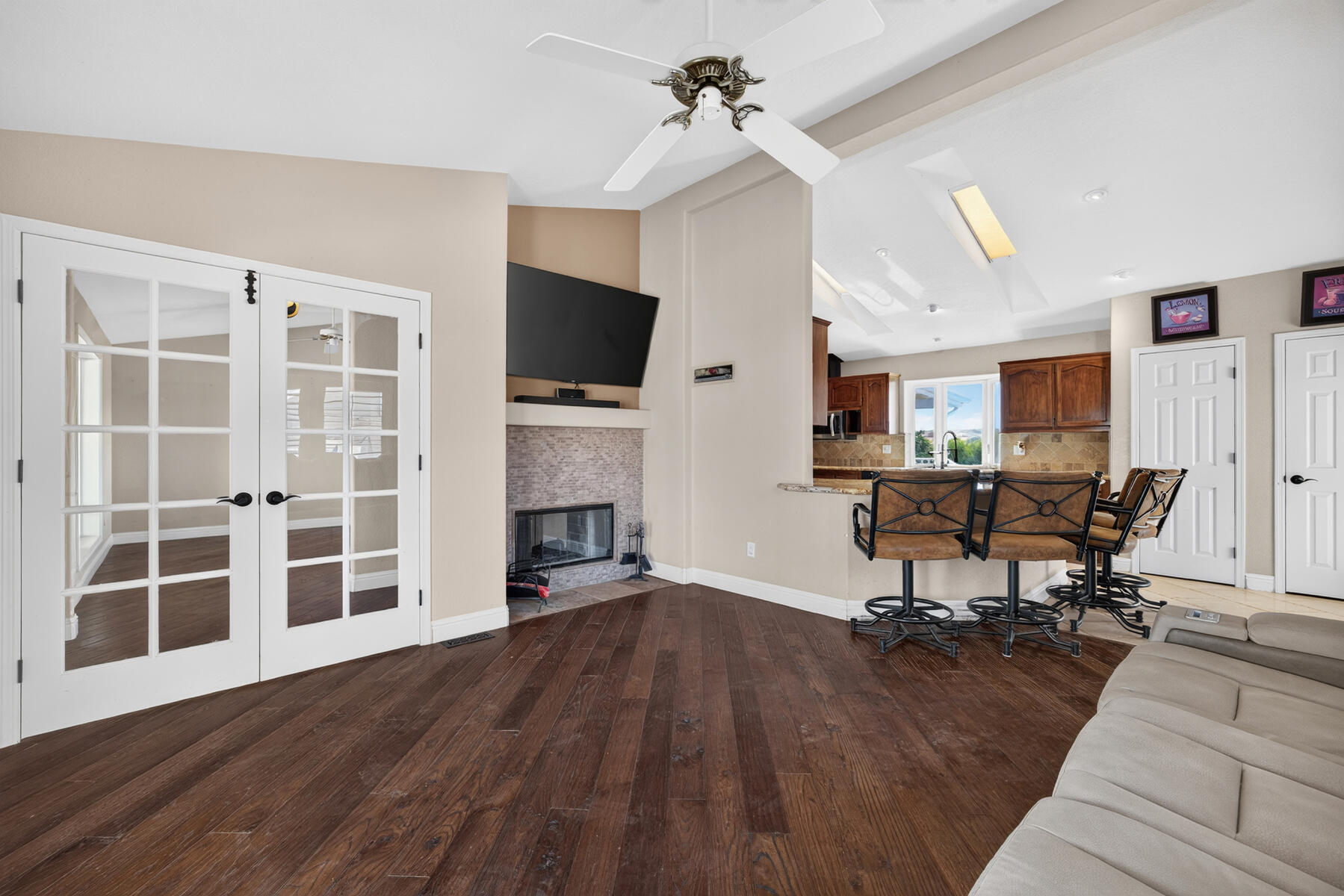 801 N 5th Ave, Avenal, CA 93204