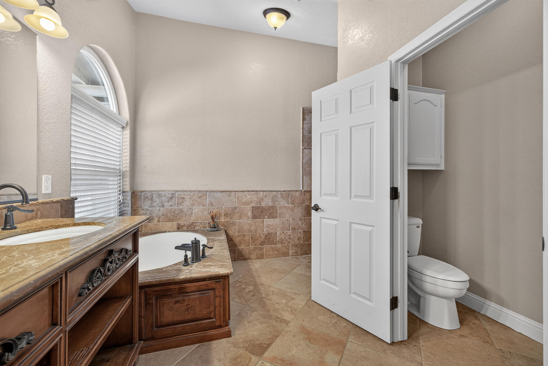 801 N 5th Ave, Avenal, CA 93204