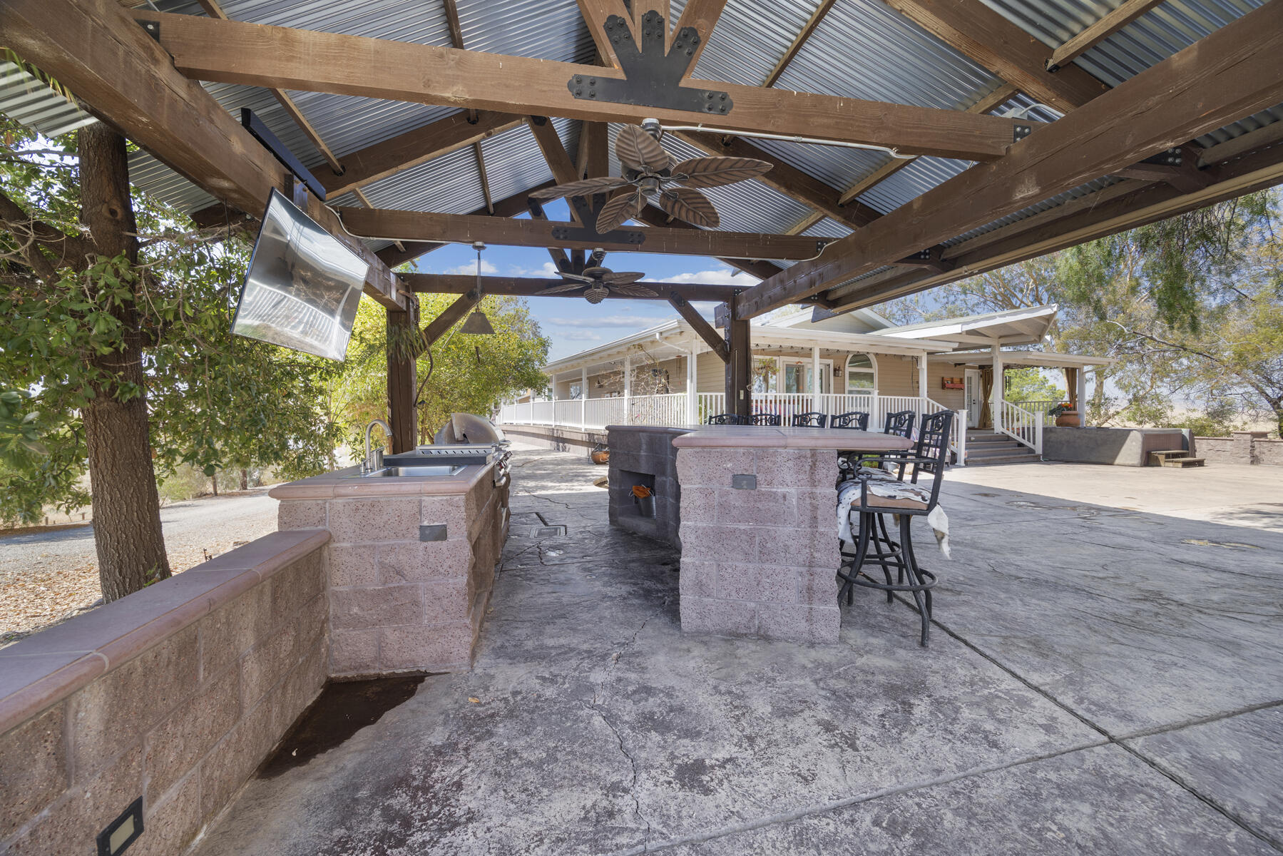 801 N 5th Ave, Avenal, CA 93204