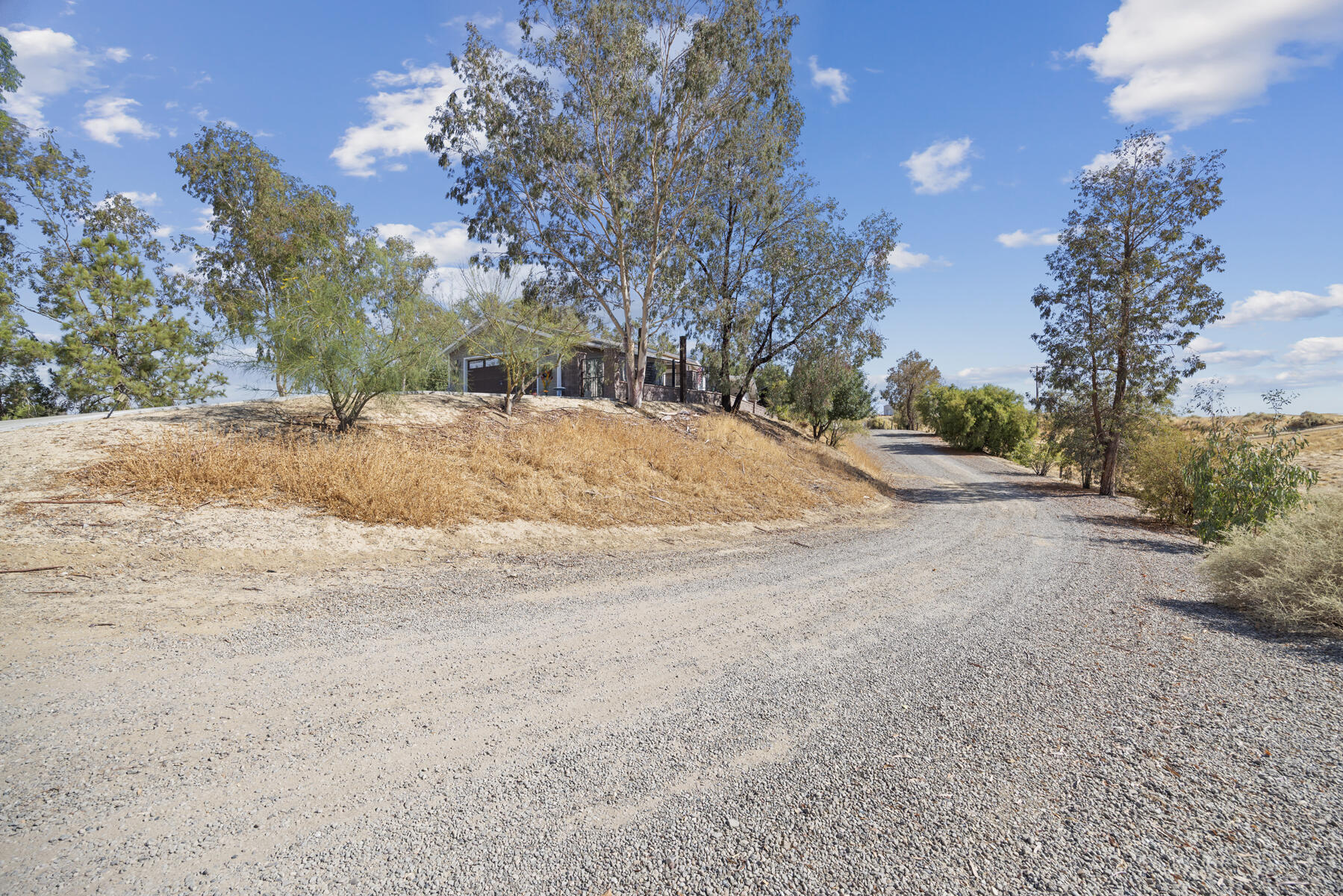 801 N 5th Ave, Avenal, CA 93204
