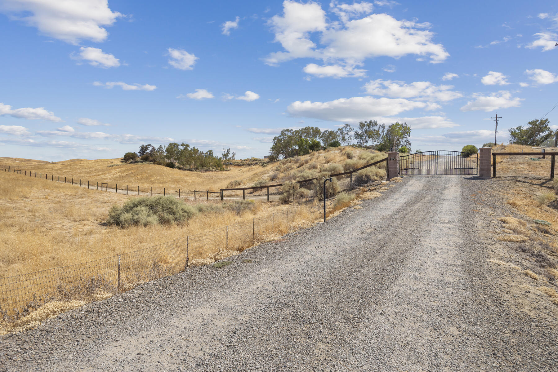 801 N 5th Ave, Avenal, CA 93204