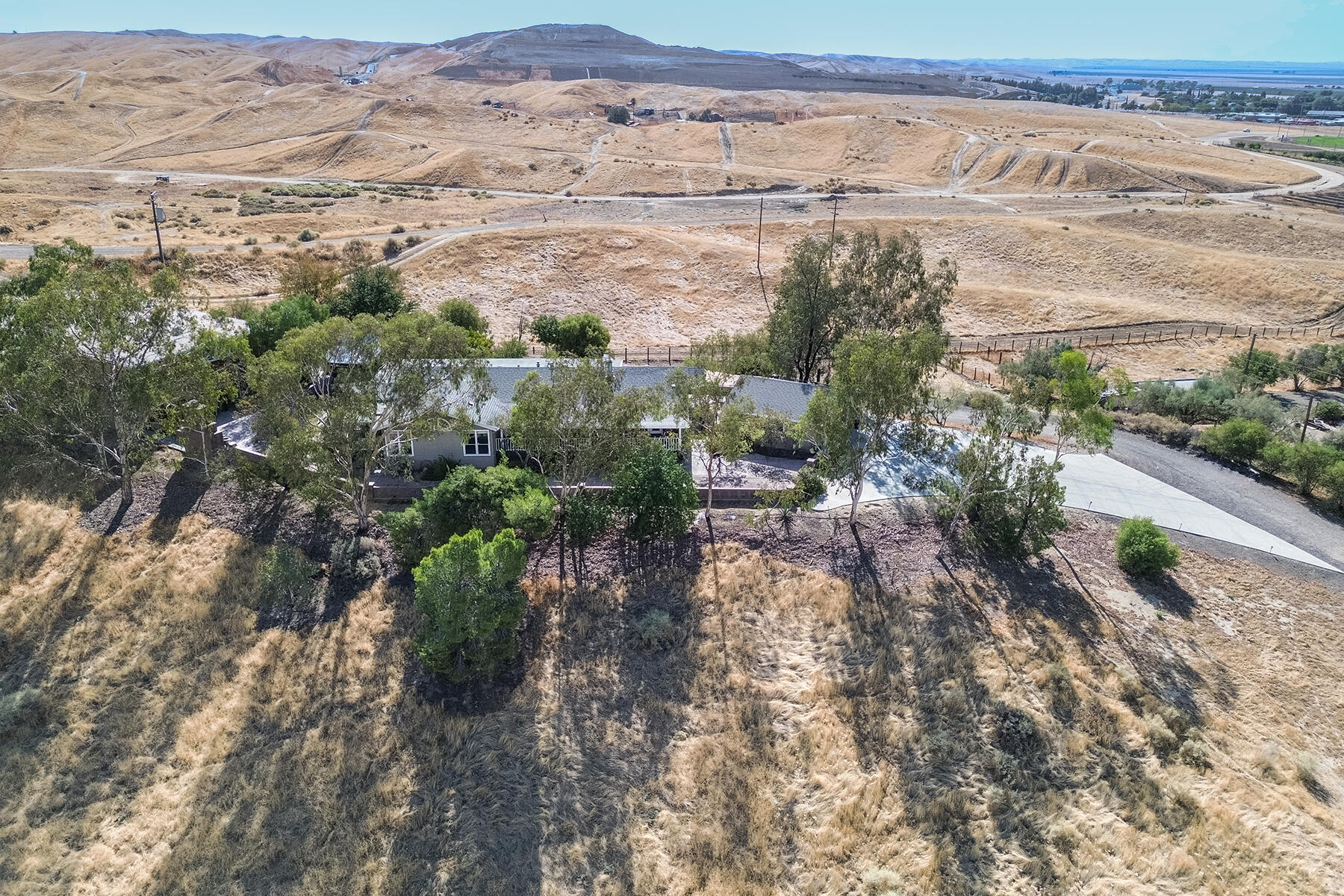 801 N 5th Ave, Avenal, CA 93204
