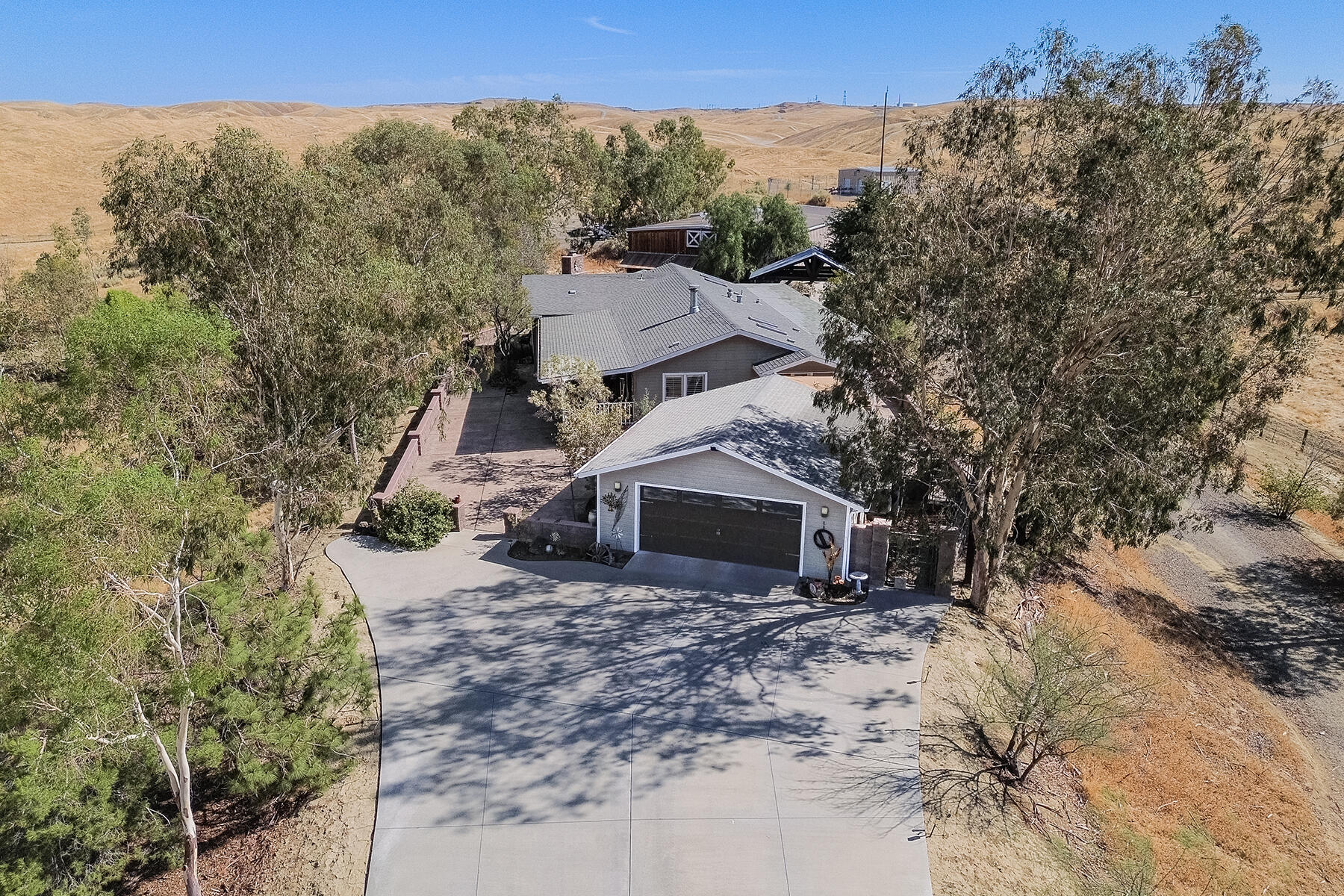 801 N 5th Ave, Avenal, CA 93204