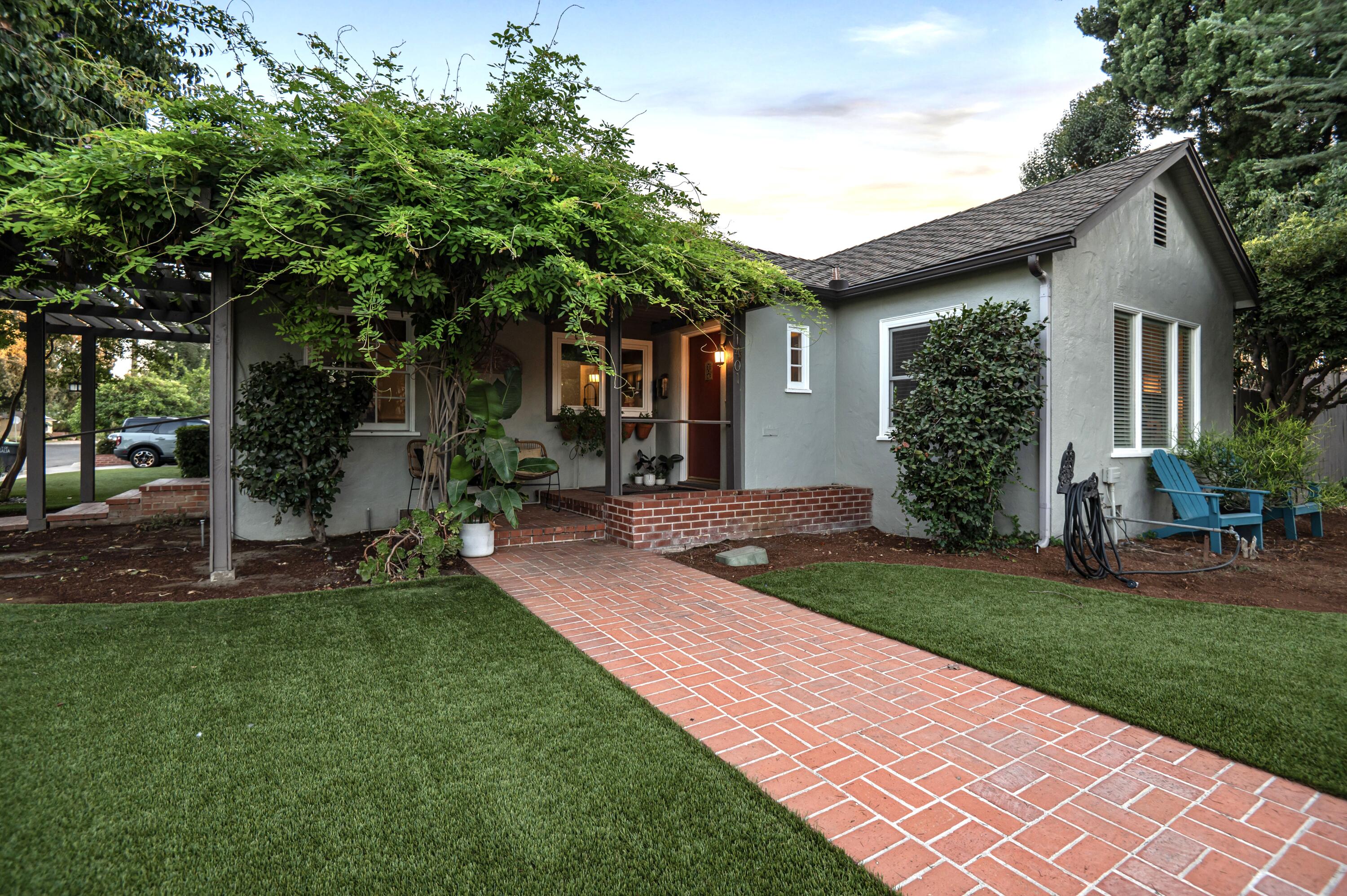 1401 W Myrtle, Visalia, CA 93277