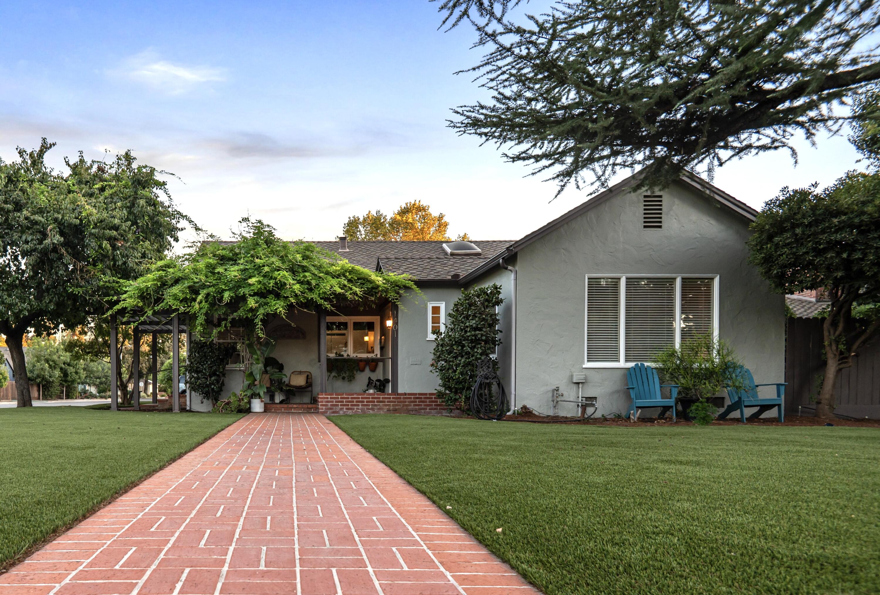 1401 W Myrtle, Visalia, CA 93277