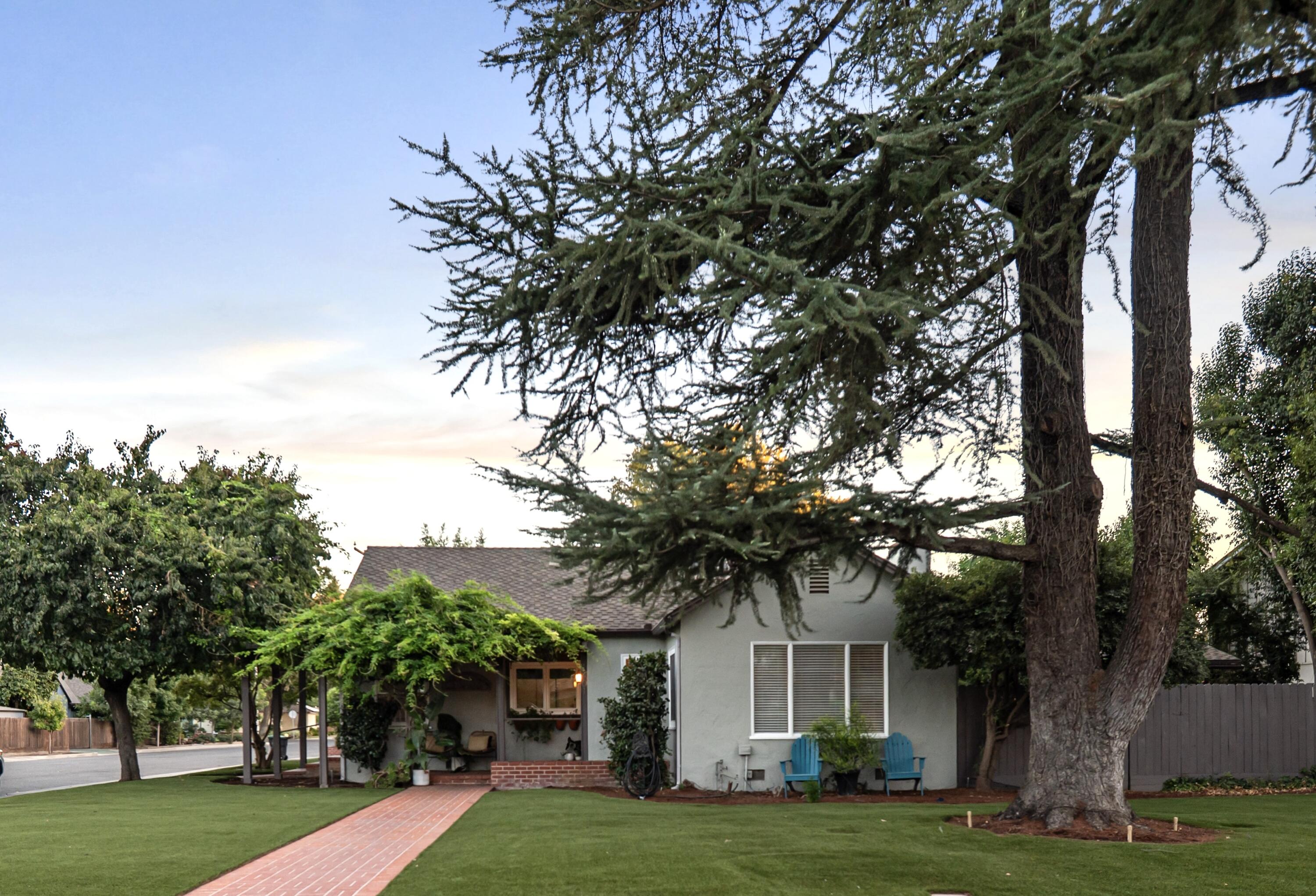 1401 W Myrtle, Visalia, CA 93277