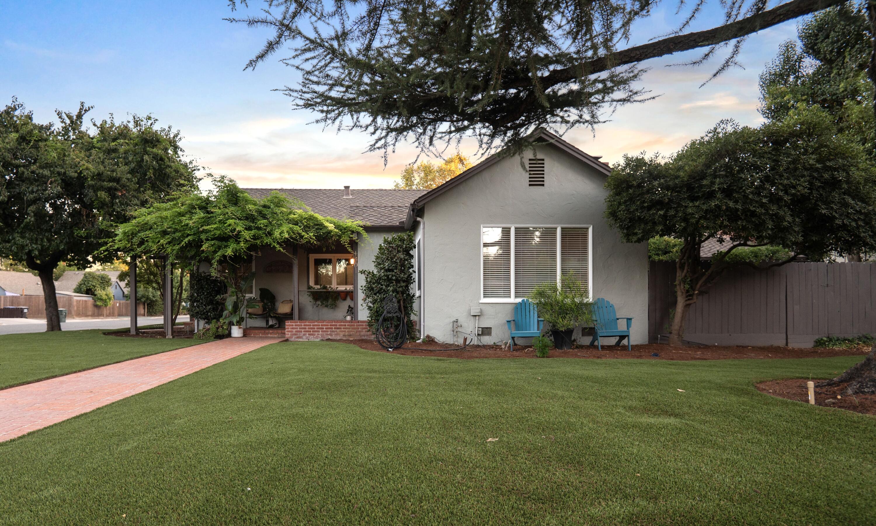 1401 W Myrtle, Visalia, CA 93277