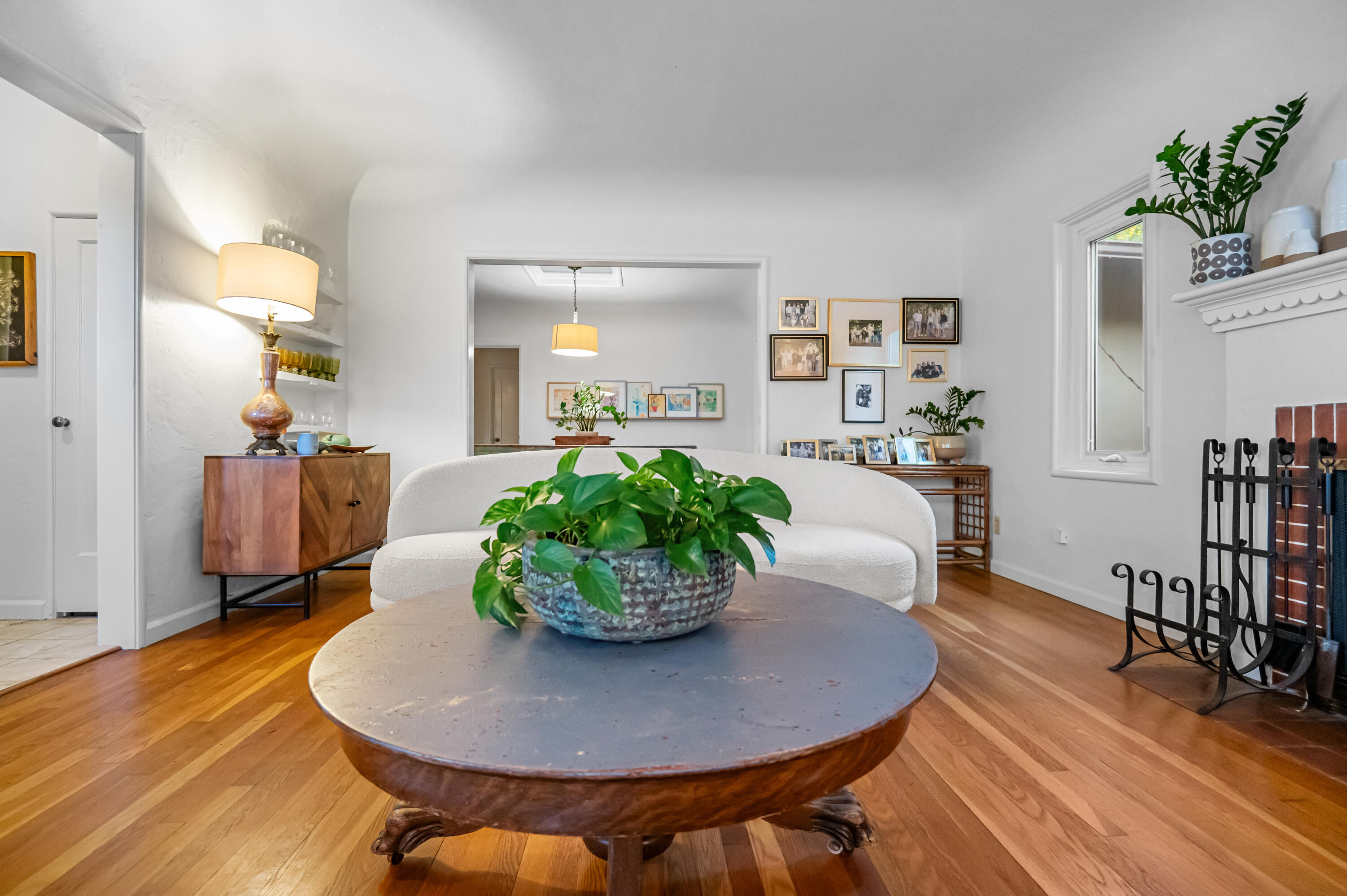 1401 W Myrtle, Visalia, CA 93277