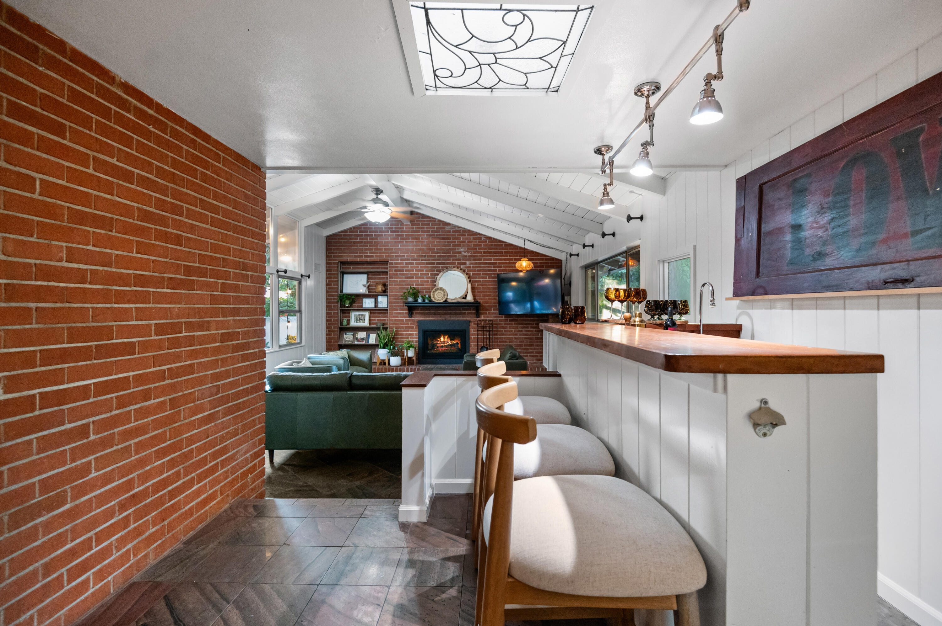 1401 W Myrtle, Visalia, CA 93277