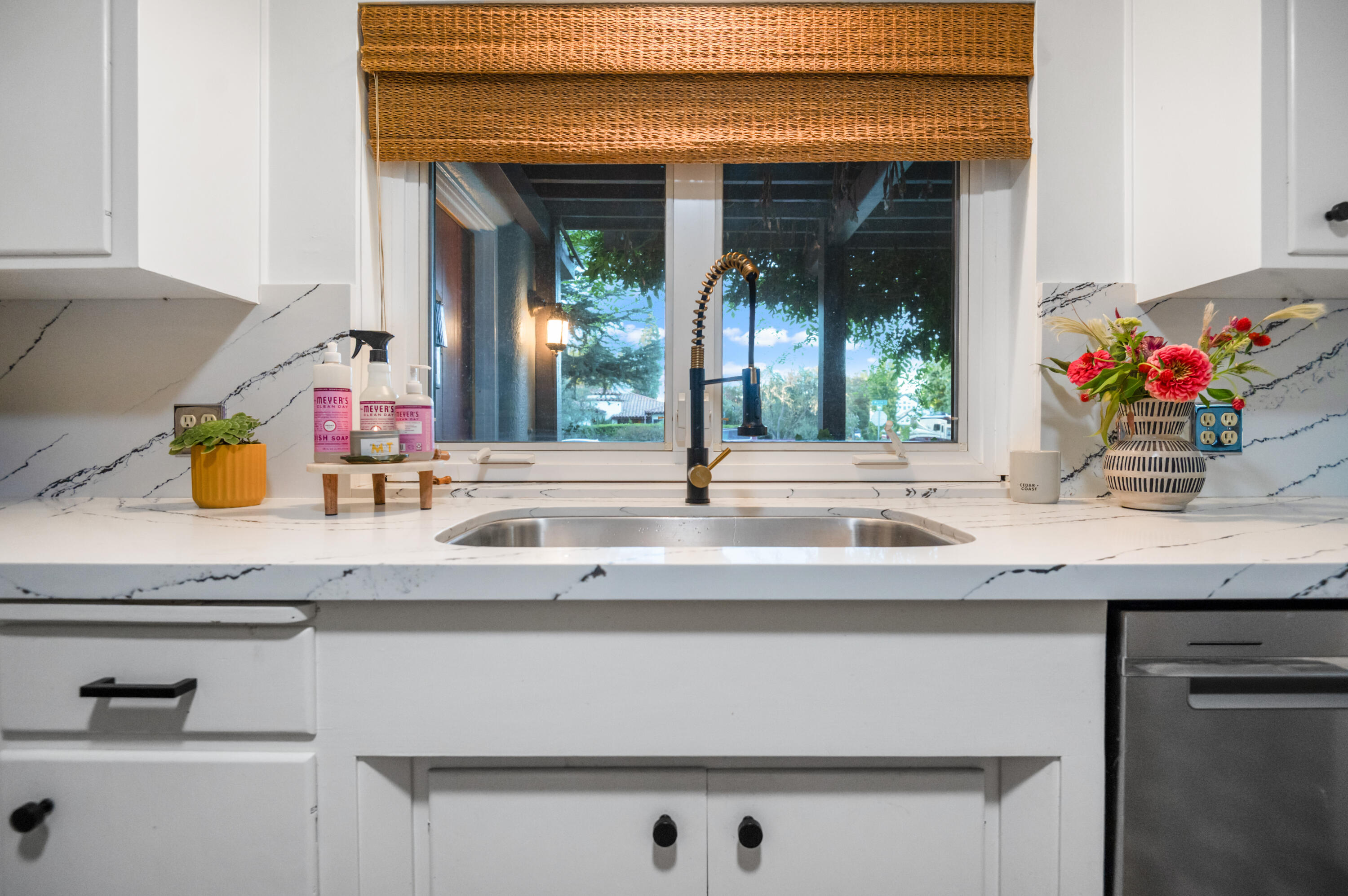 1401 W Myrtle, Visalia, CA 93277