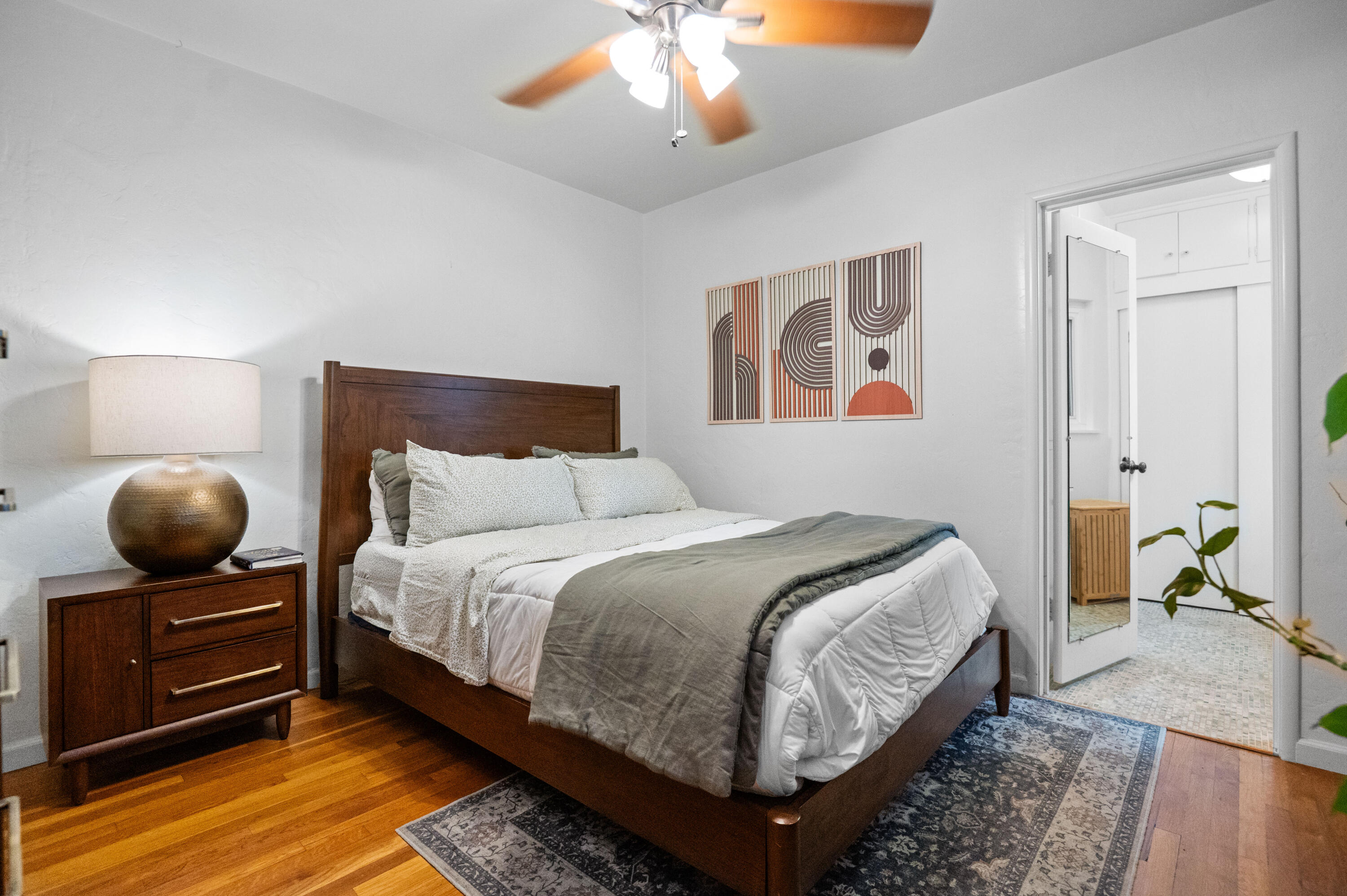 1401 W Myrtle, Visalia, CA 93277