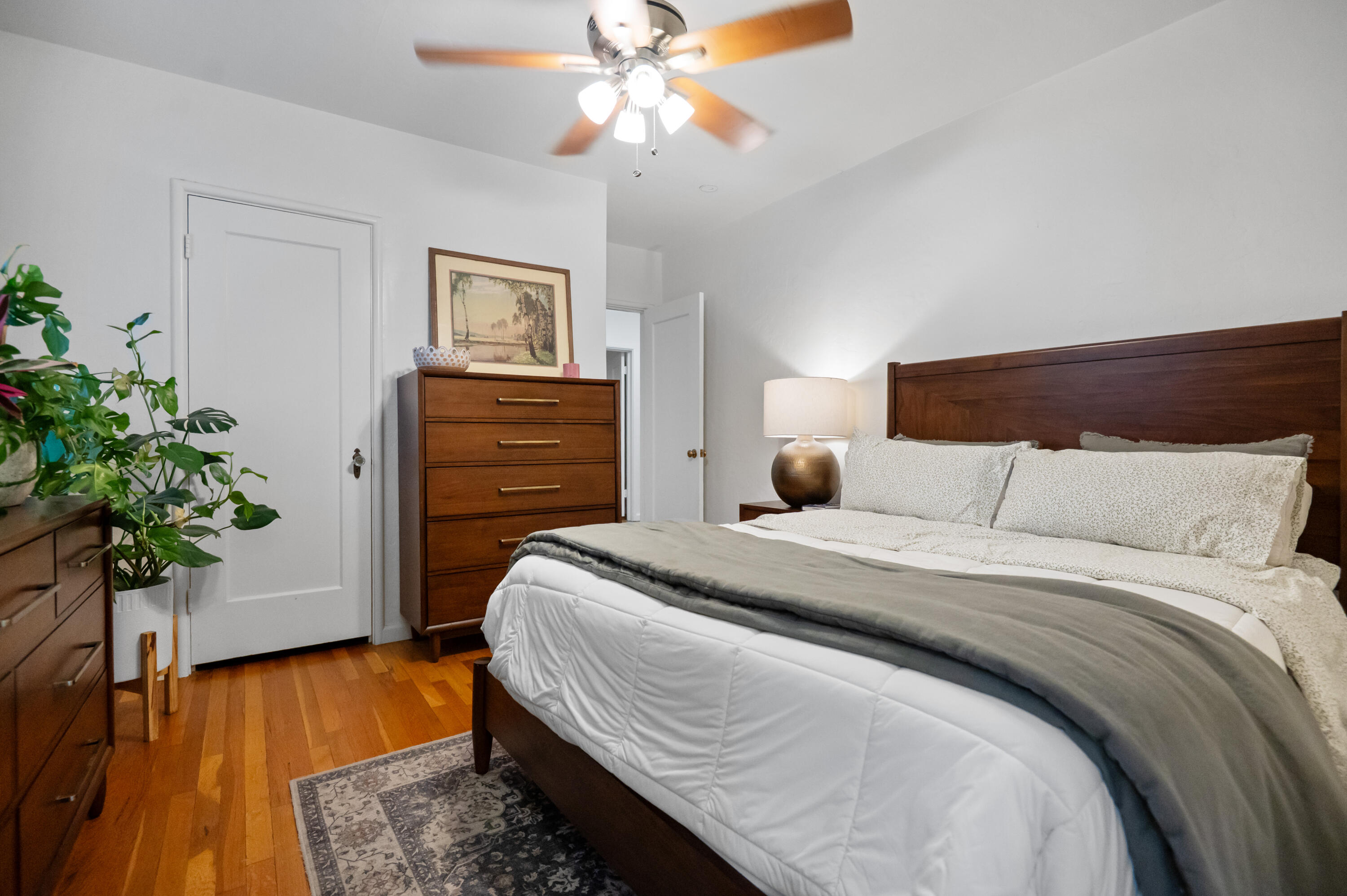 1401 W Myrtle, Visalia, CA 93277