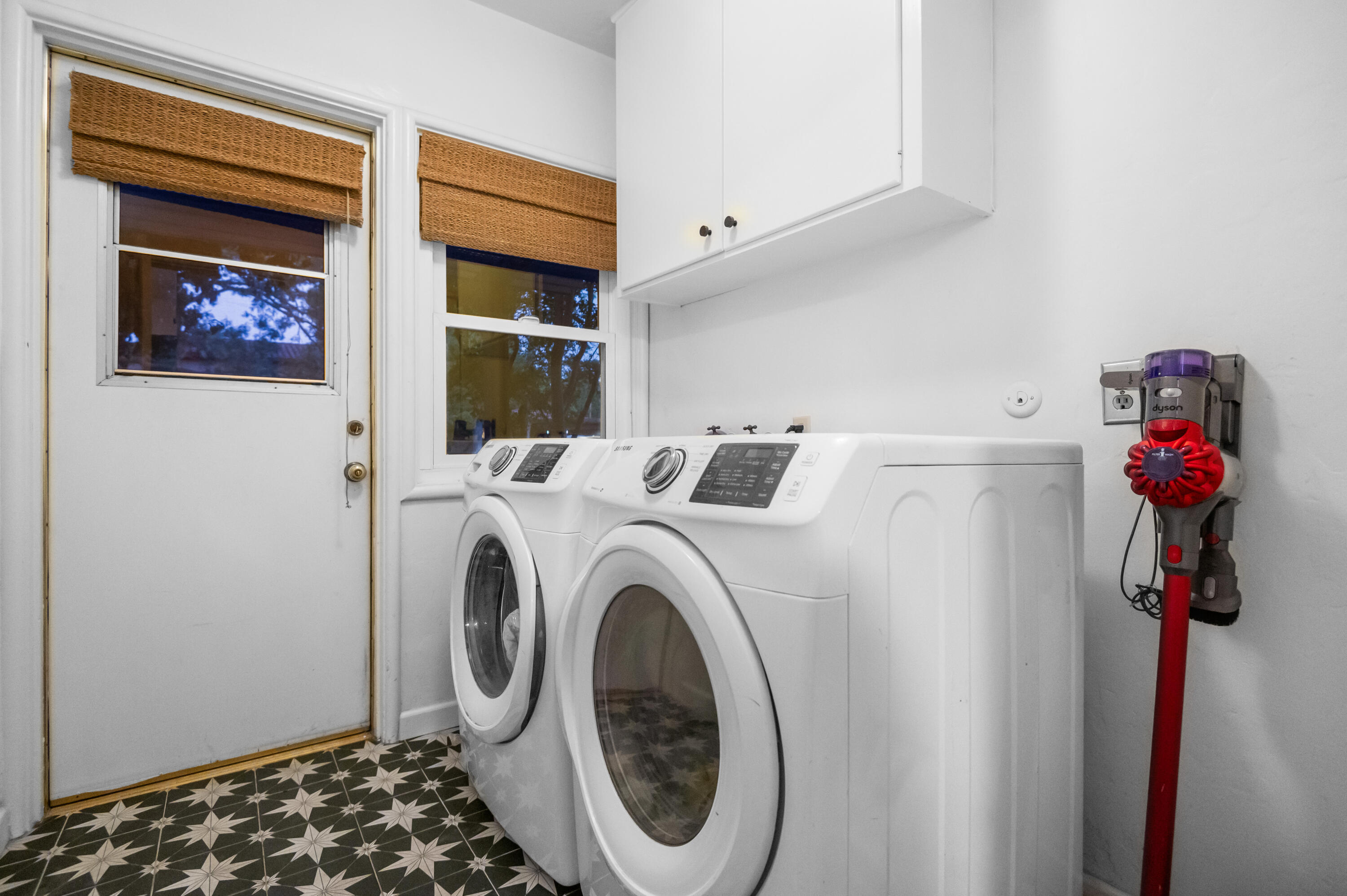 1401 W Myrtle, Visalia, CA 93277