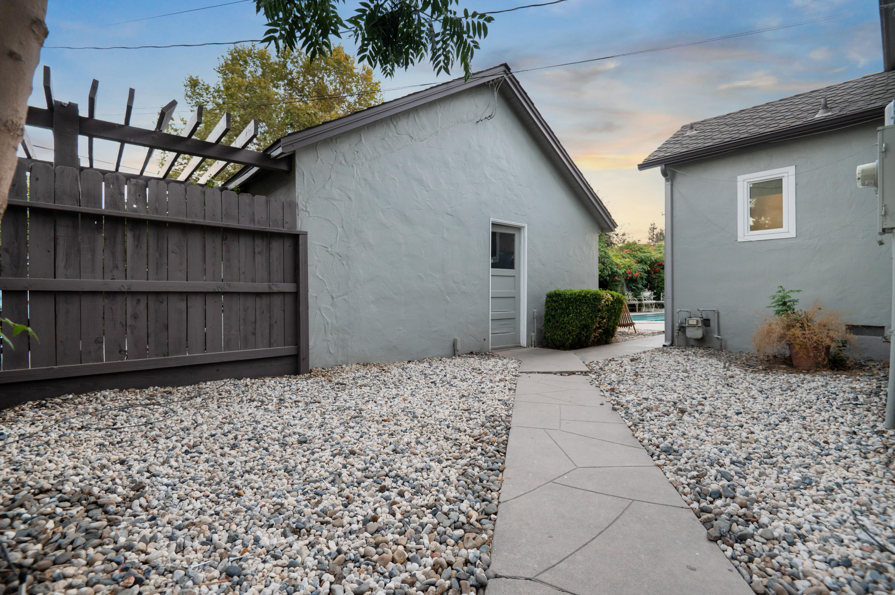 1401 W Myrtle, Visalia, CA 93277