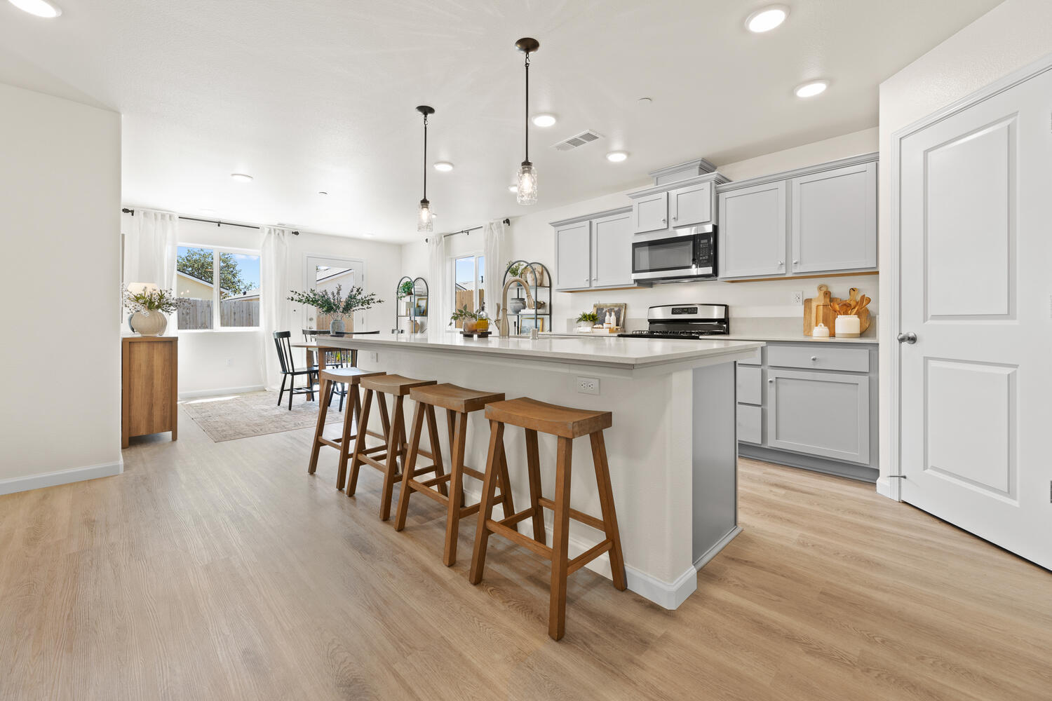 30653 Marigold Rd, Visalia, CA 93291