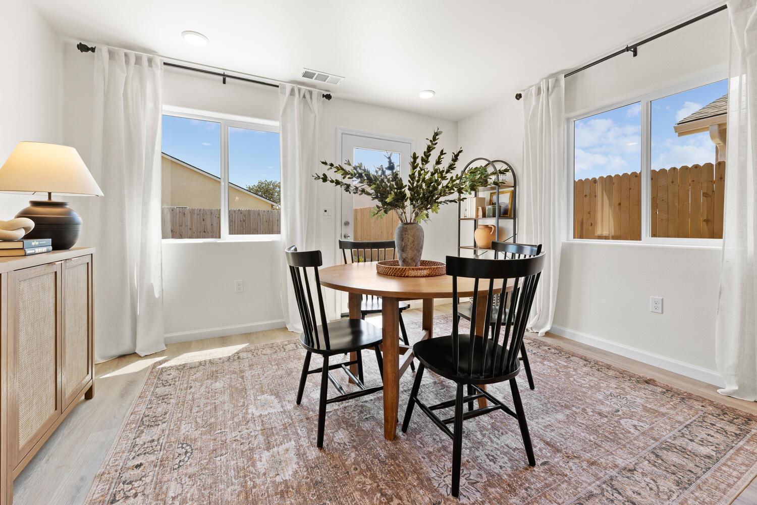 30653 Marigold Rd, Visalia, CA 93291