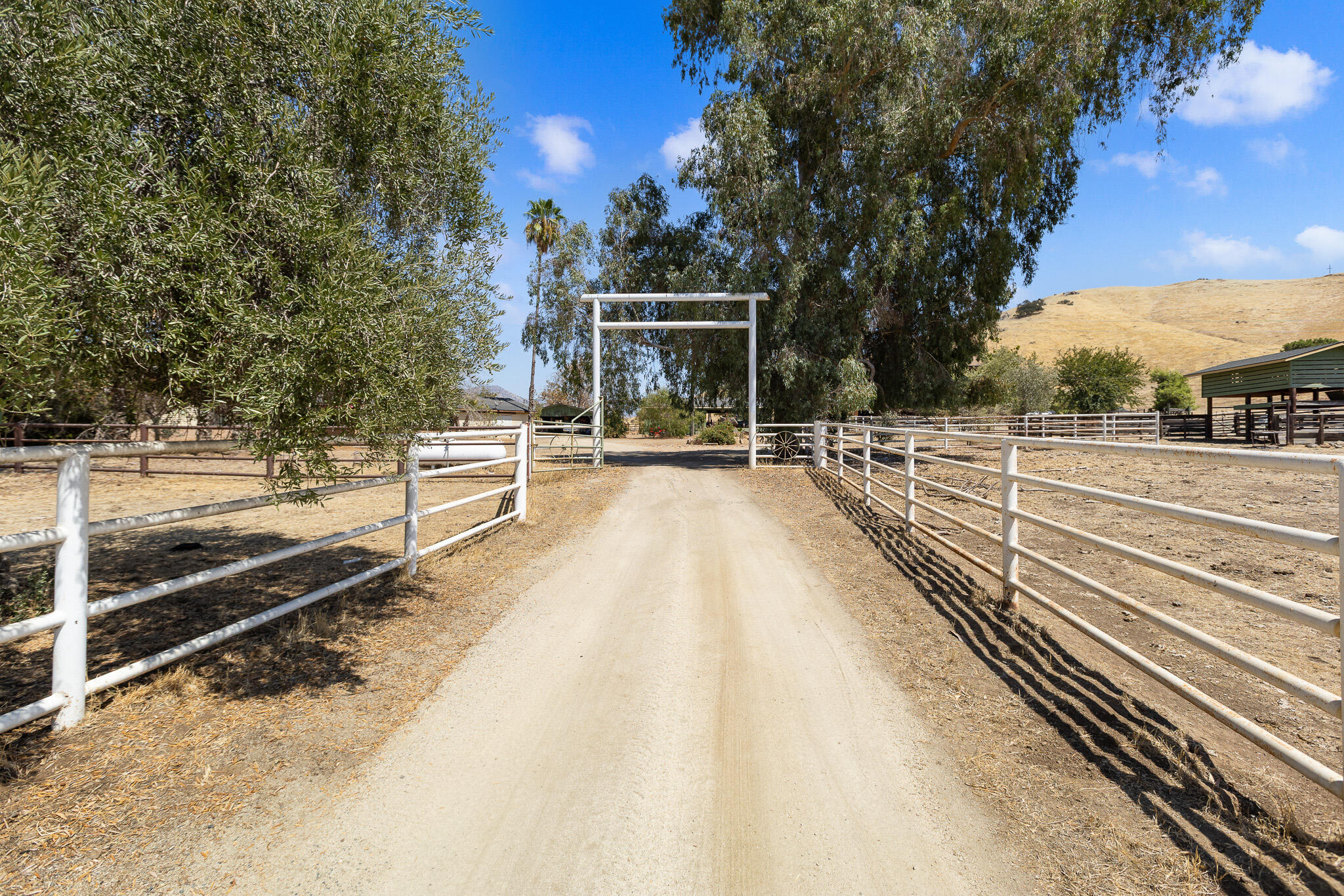 29827 SW Avenue 176, Porterville, CA 93257