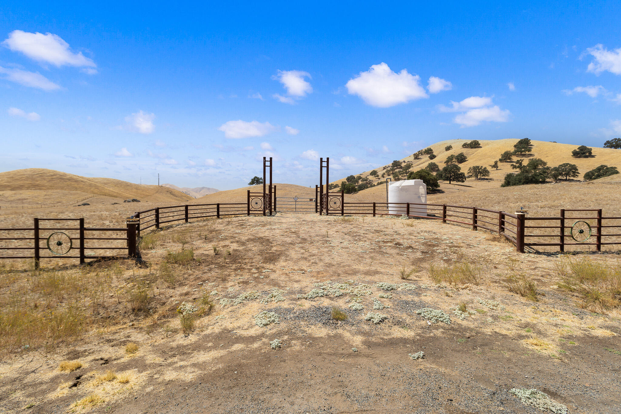 29827 SW Avenue 176, Porterville, CA 93257