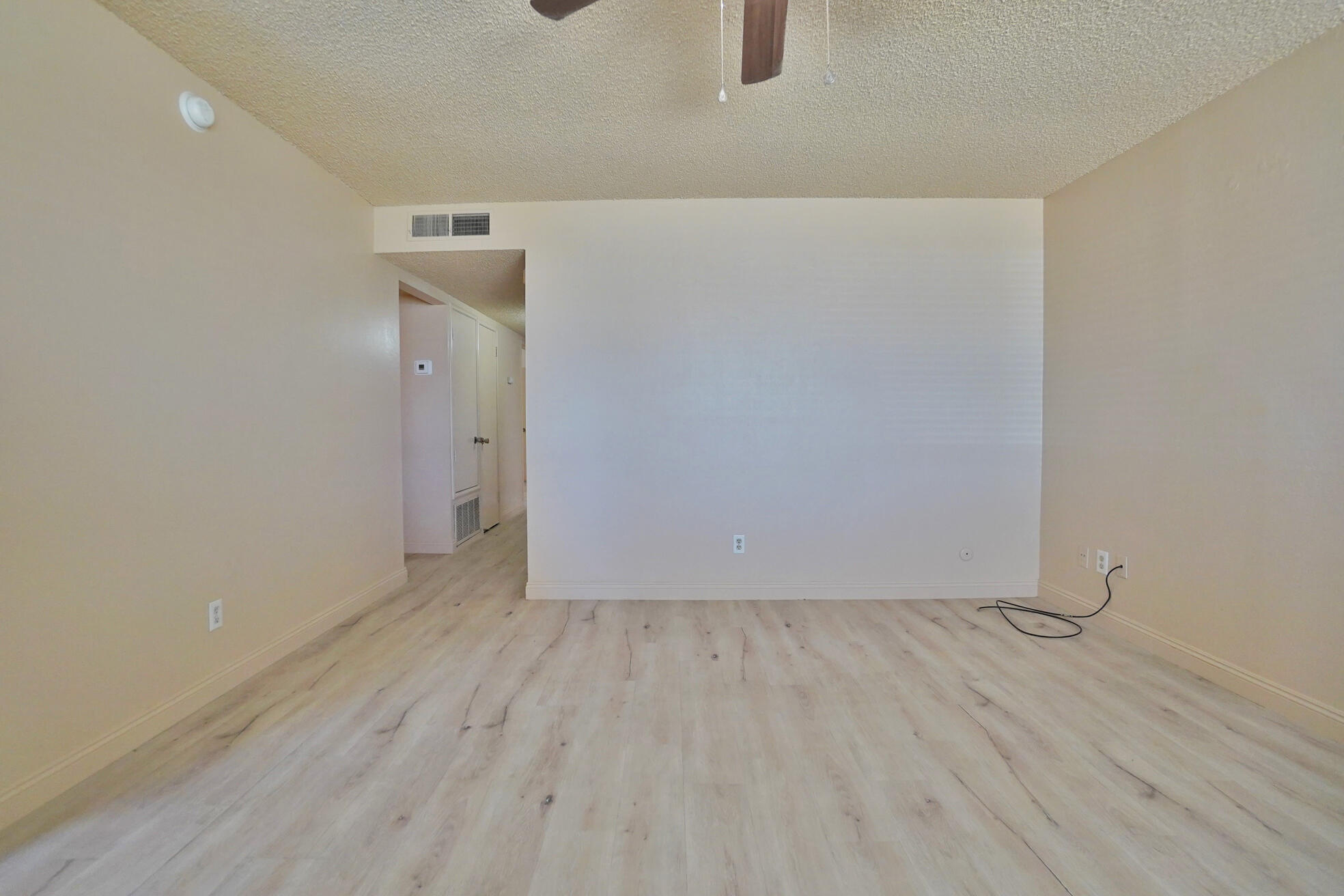 905 E Florinda St, Hanford, CA 93230