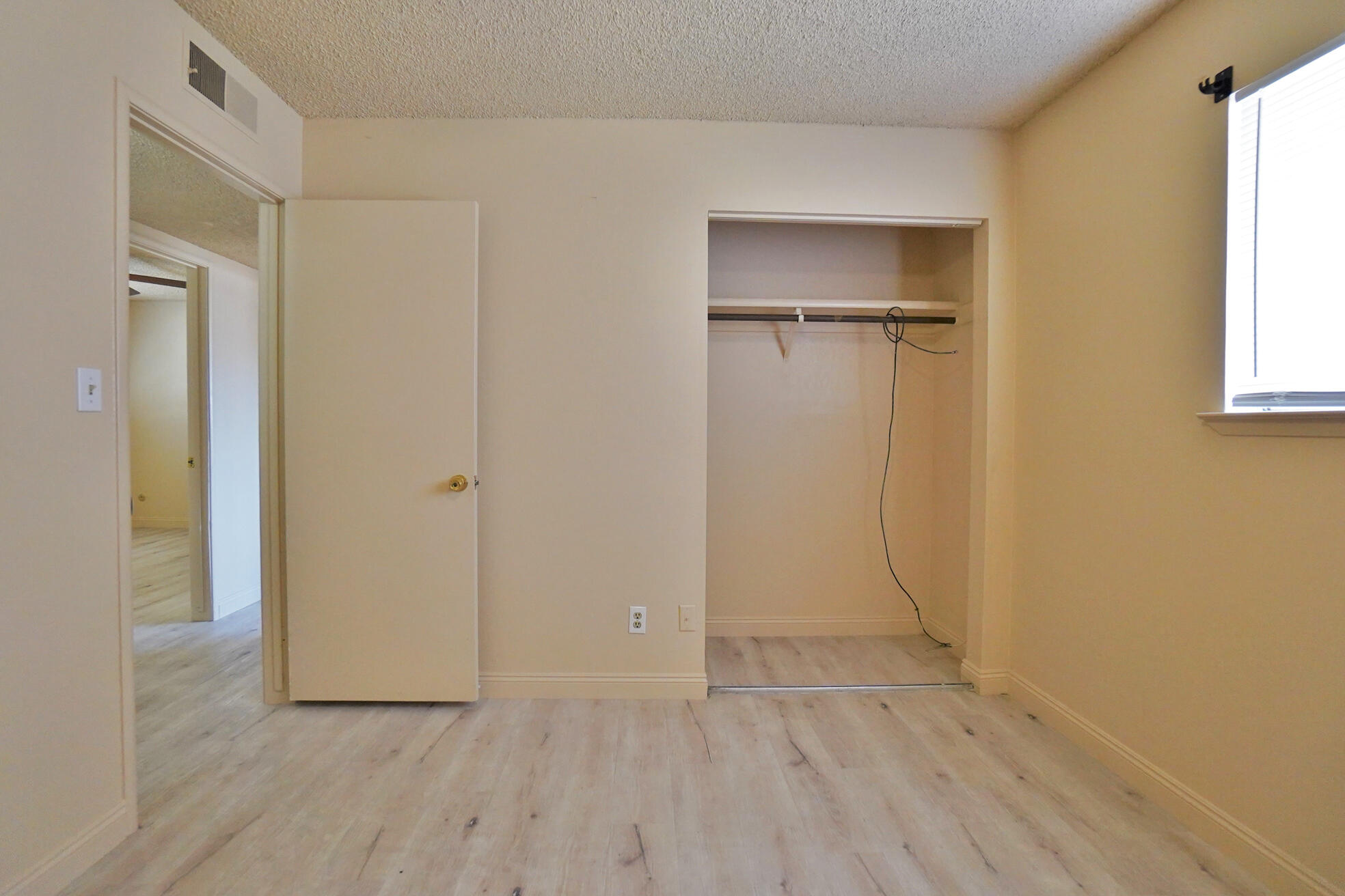905 E Florinda St, Hanford, CA 93230