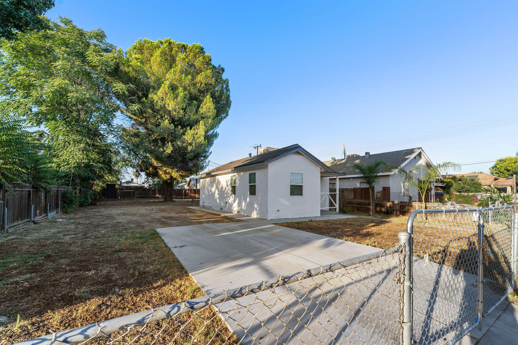 203 E Belle Ave, Bakersfield, CA 93308