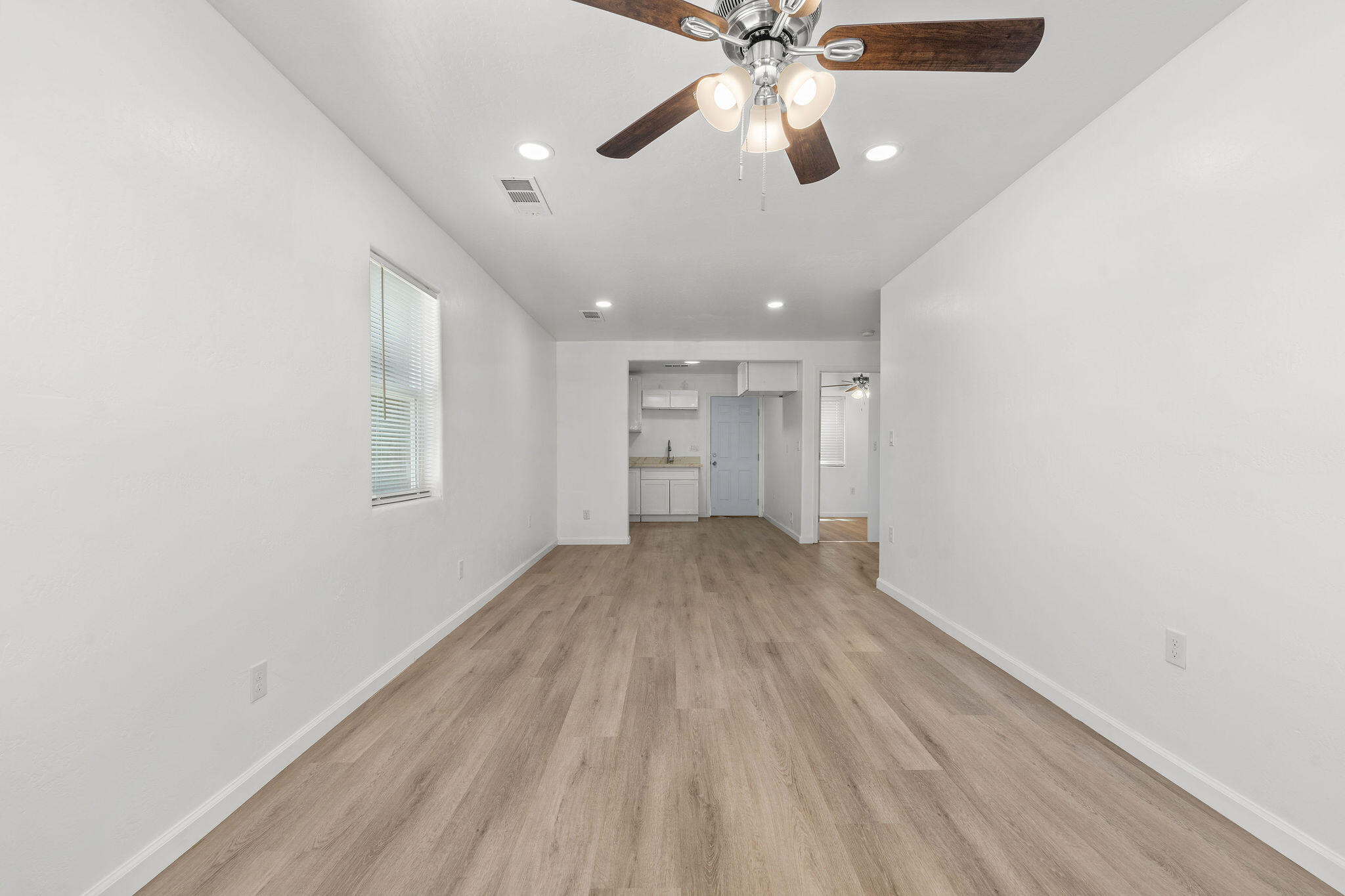 203 E Belle Ave, Bakersfield, CA 93308