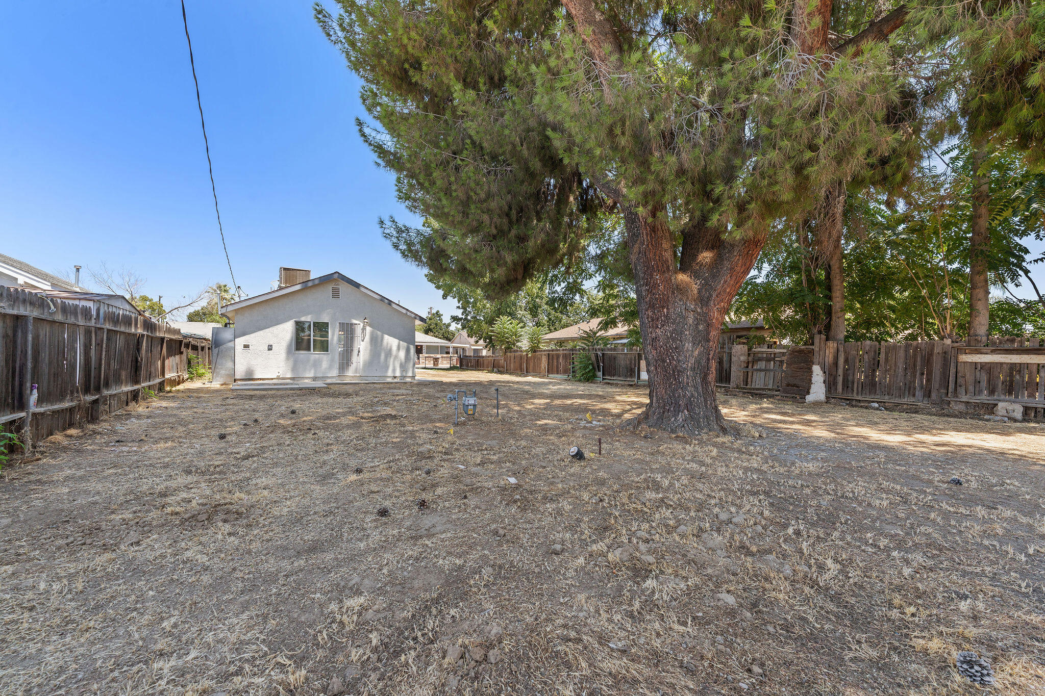 203 E Belle Ave, Bakersfield, CA 93308