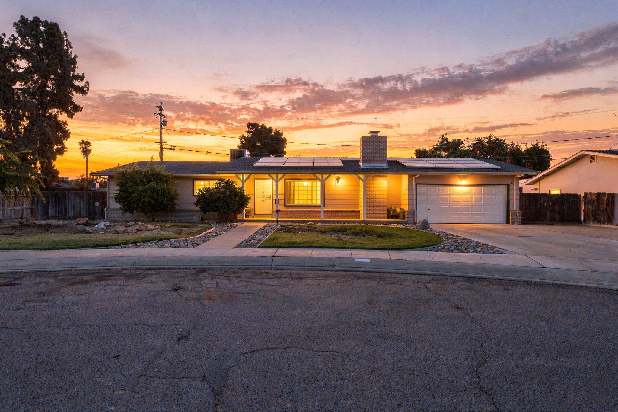 1738 W Monte Vista Ave, Visalia, CA 93277