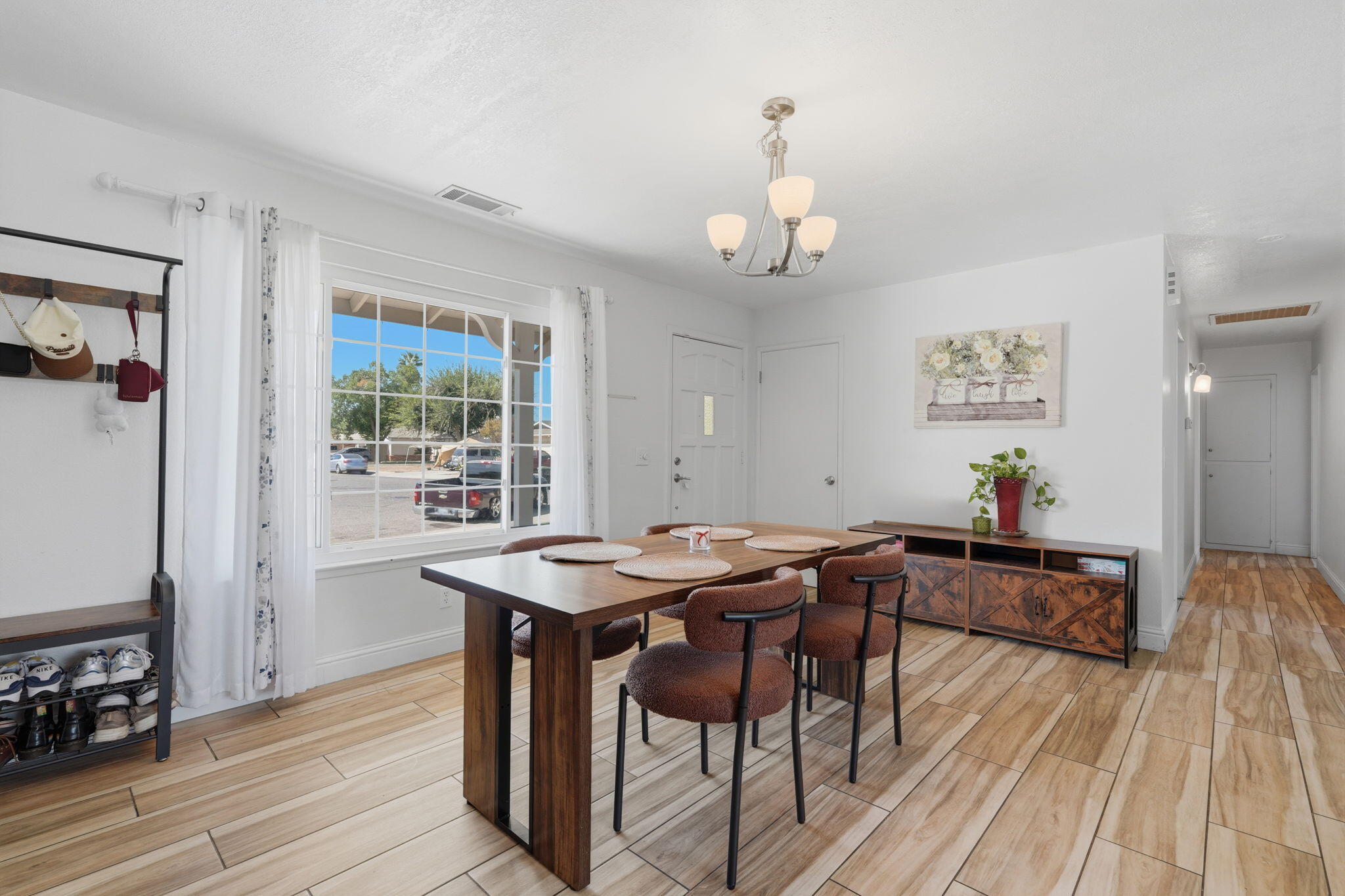 1738 W Monte Vista Ave, Visalia, CA 93277