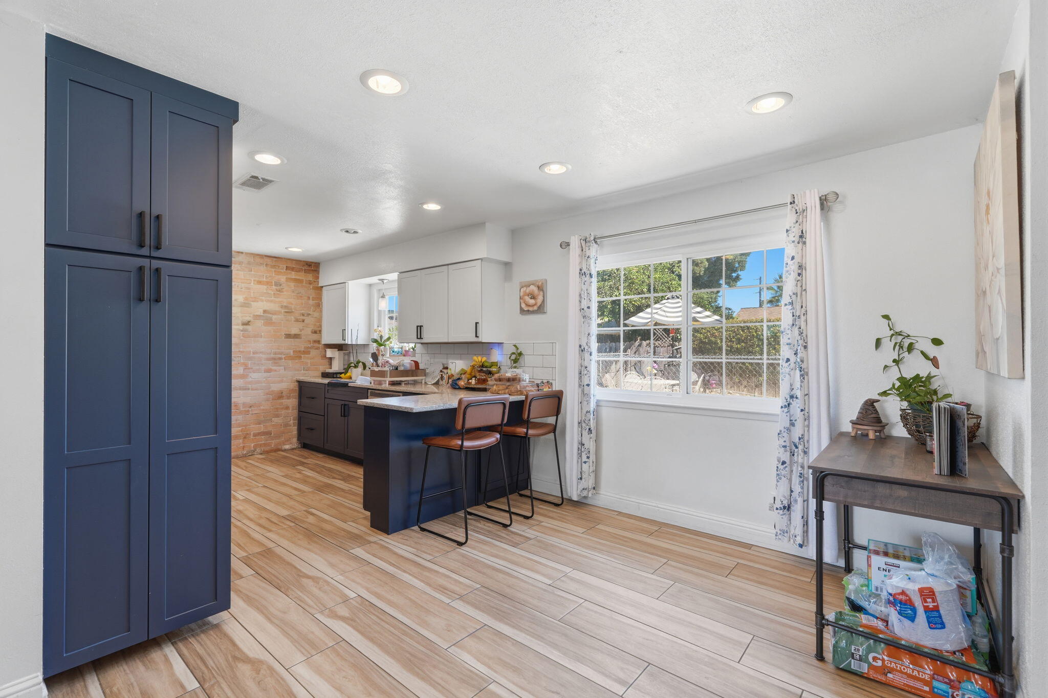 1738 W Monte Vista Ave, Visalia, CA 93277