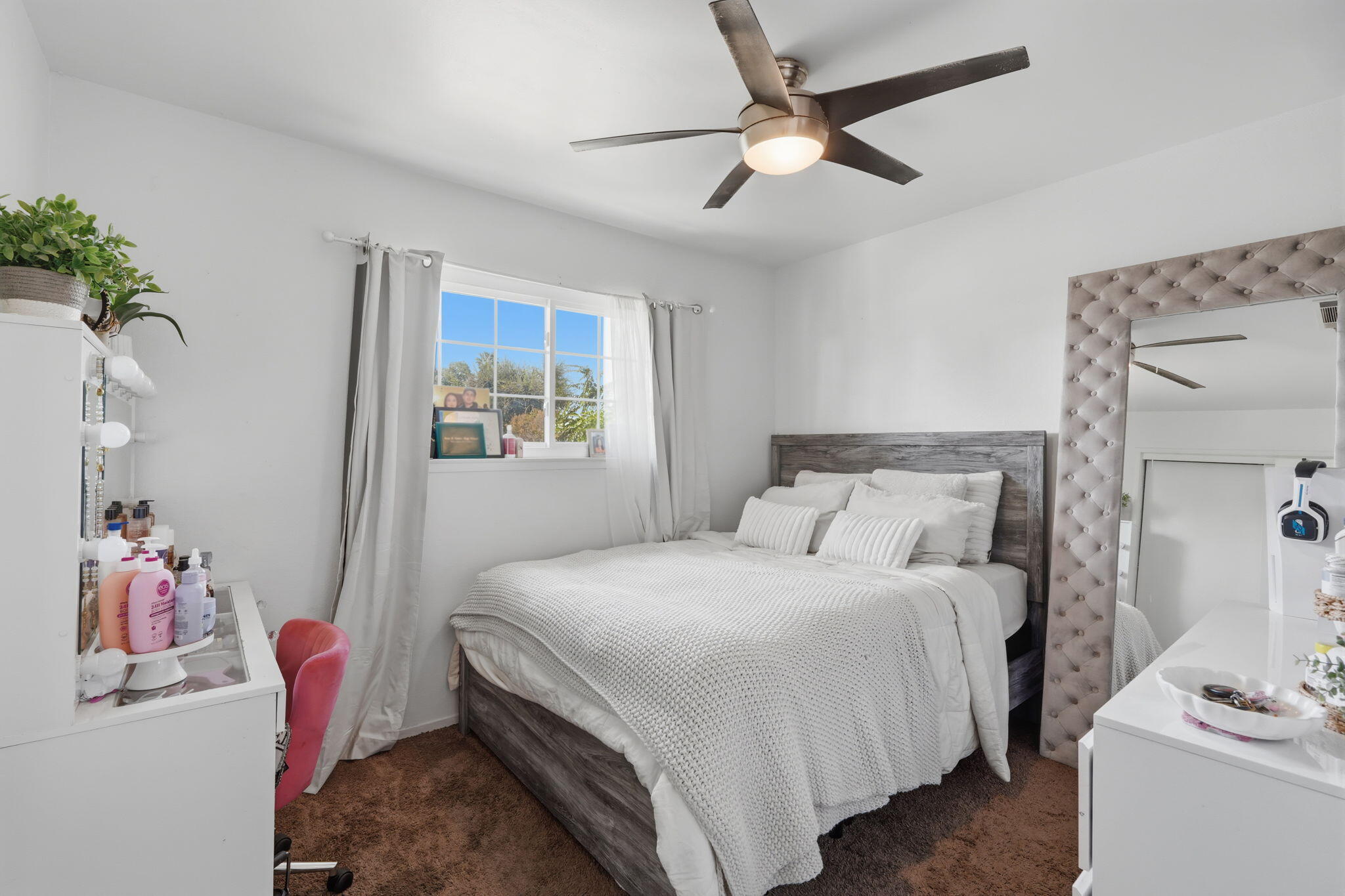 1738 W Monte Vista Ave, Visalia, CA 93277
