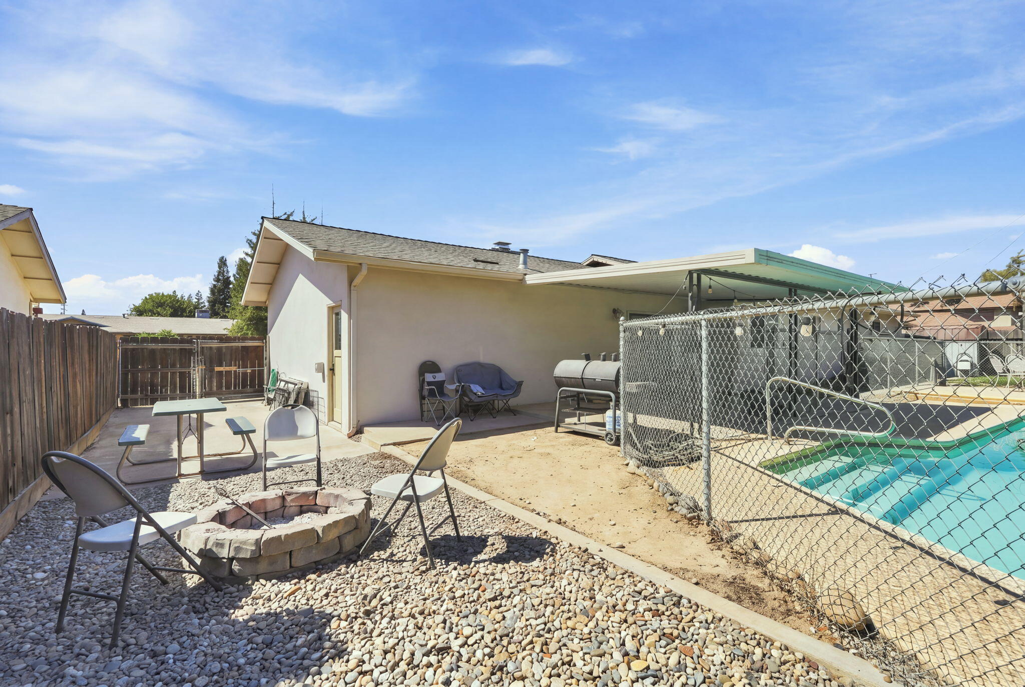 1738 W Monte Vista Ave, Visalia, CA 93277