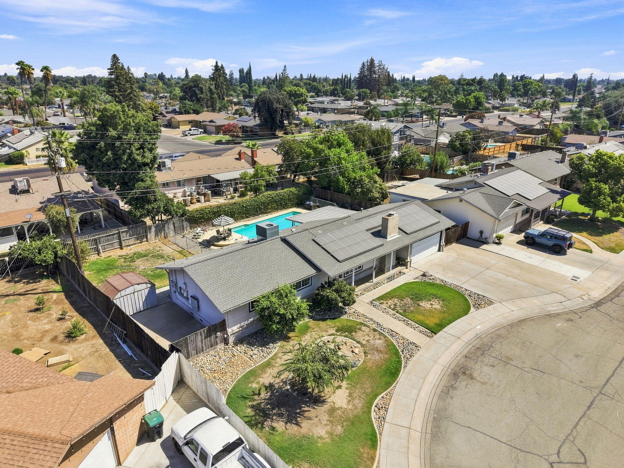 1738 W Monte Vista Ave, Visalia, CA 93277