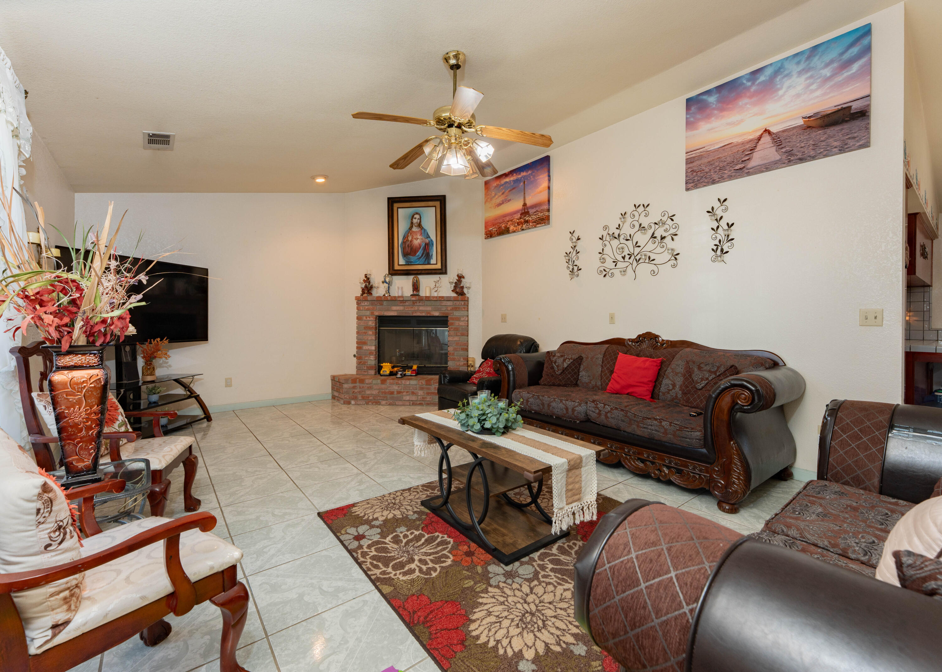91 N Silver Maple Way, Porterville, CA 93257