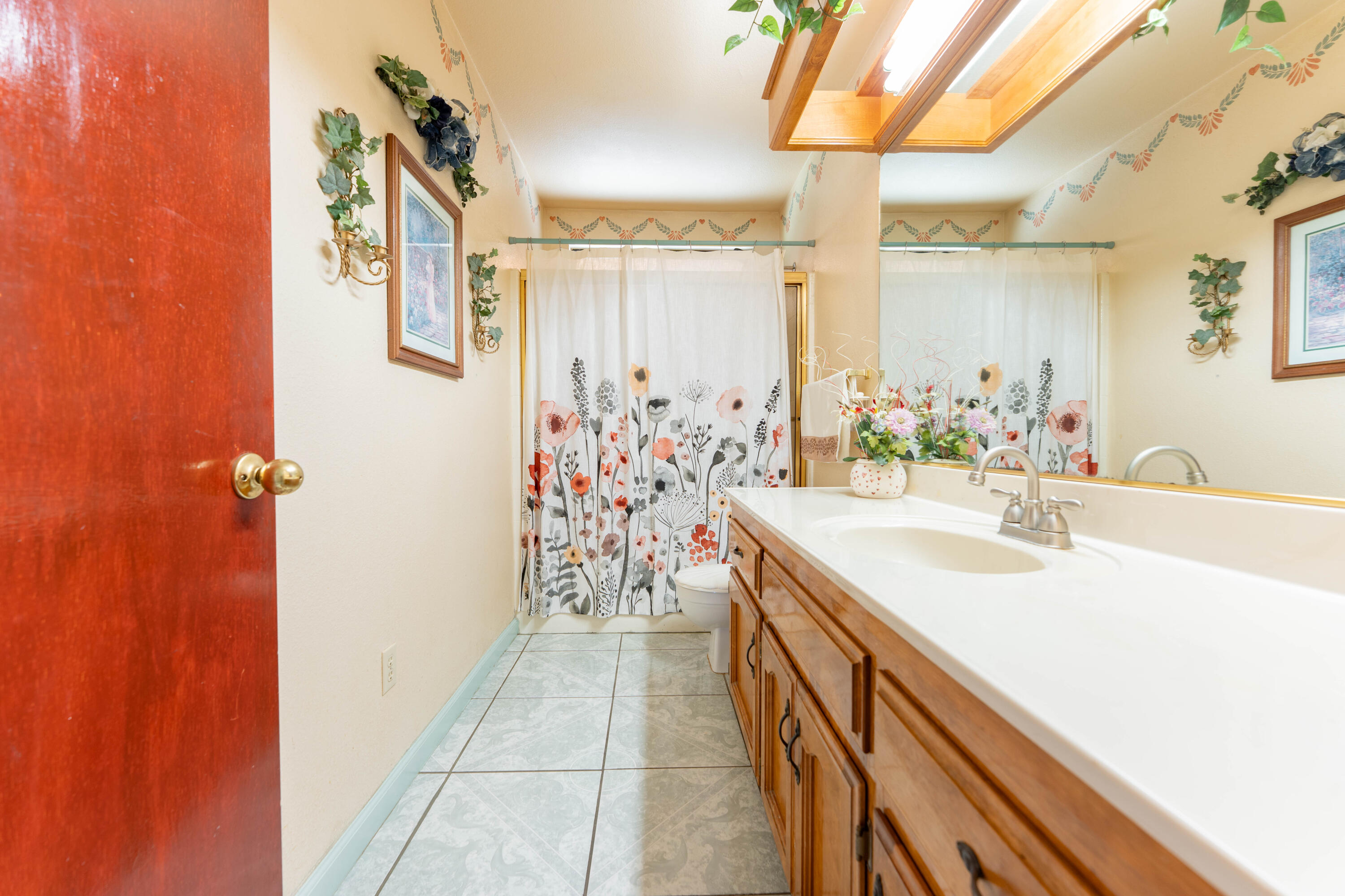 91 N Silver Maple Way, Porterville, CA 93257