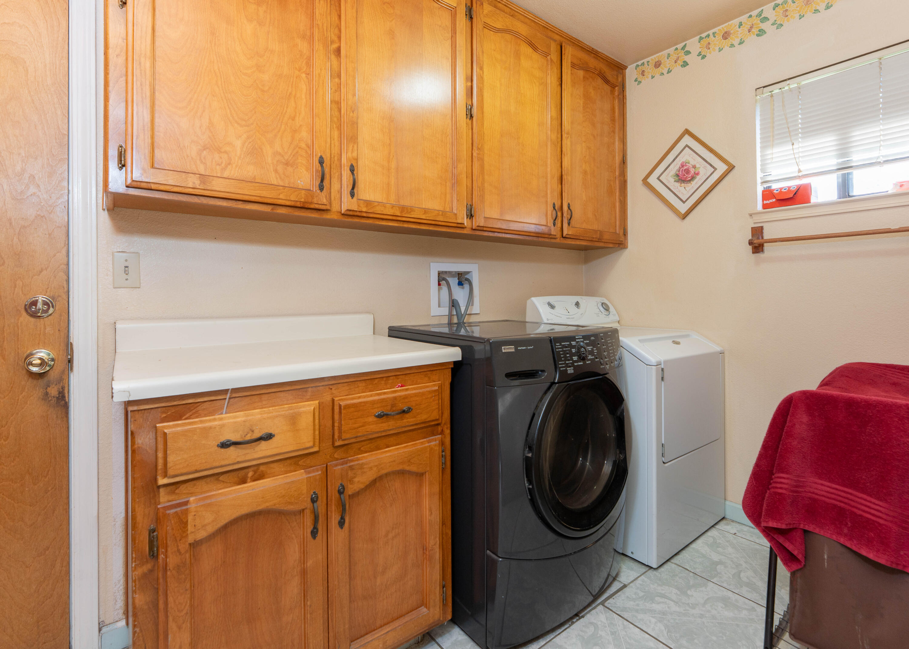 91 N Silver Maple Way, Porterville, CA 93257