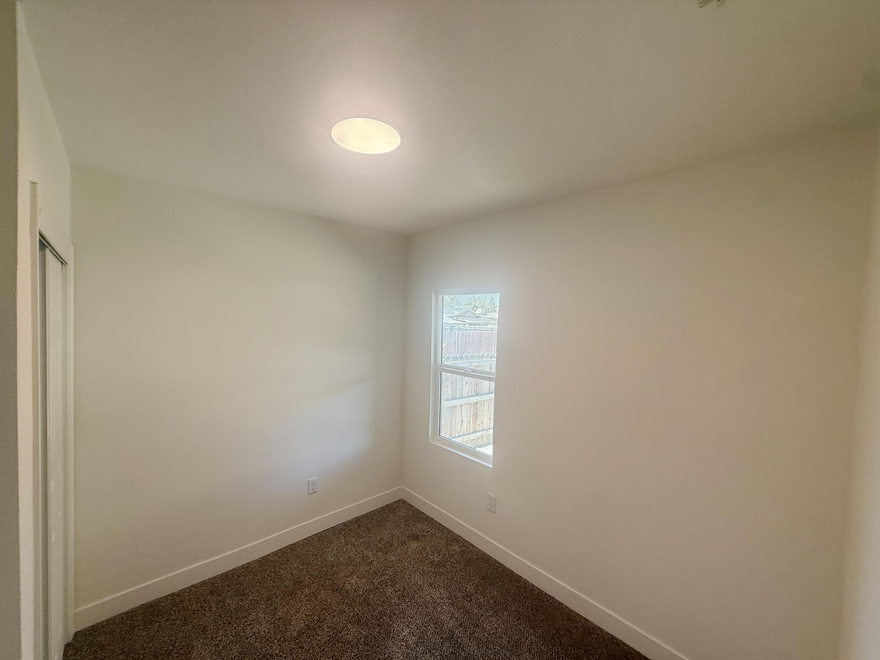 220 W Cross Ave, Tulare, CA 93274