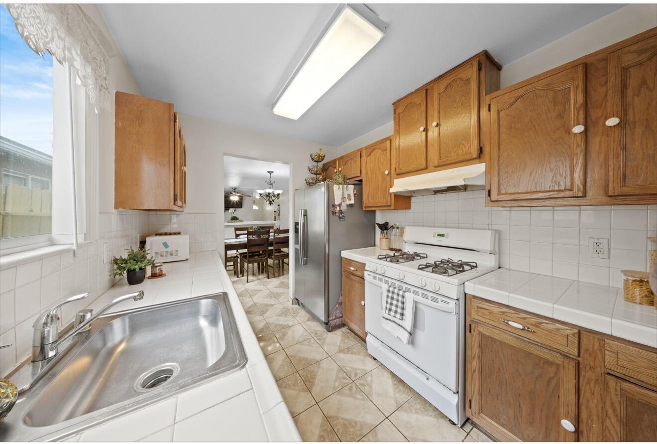 461 Rio Bonito St, Porterville, CA 93257
