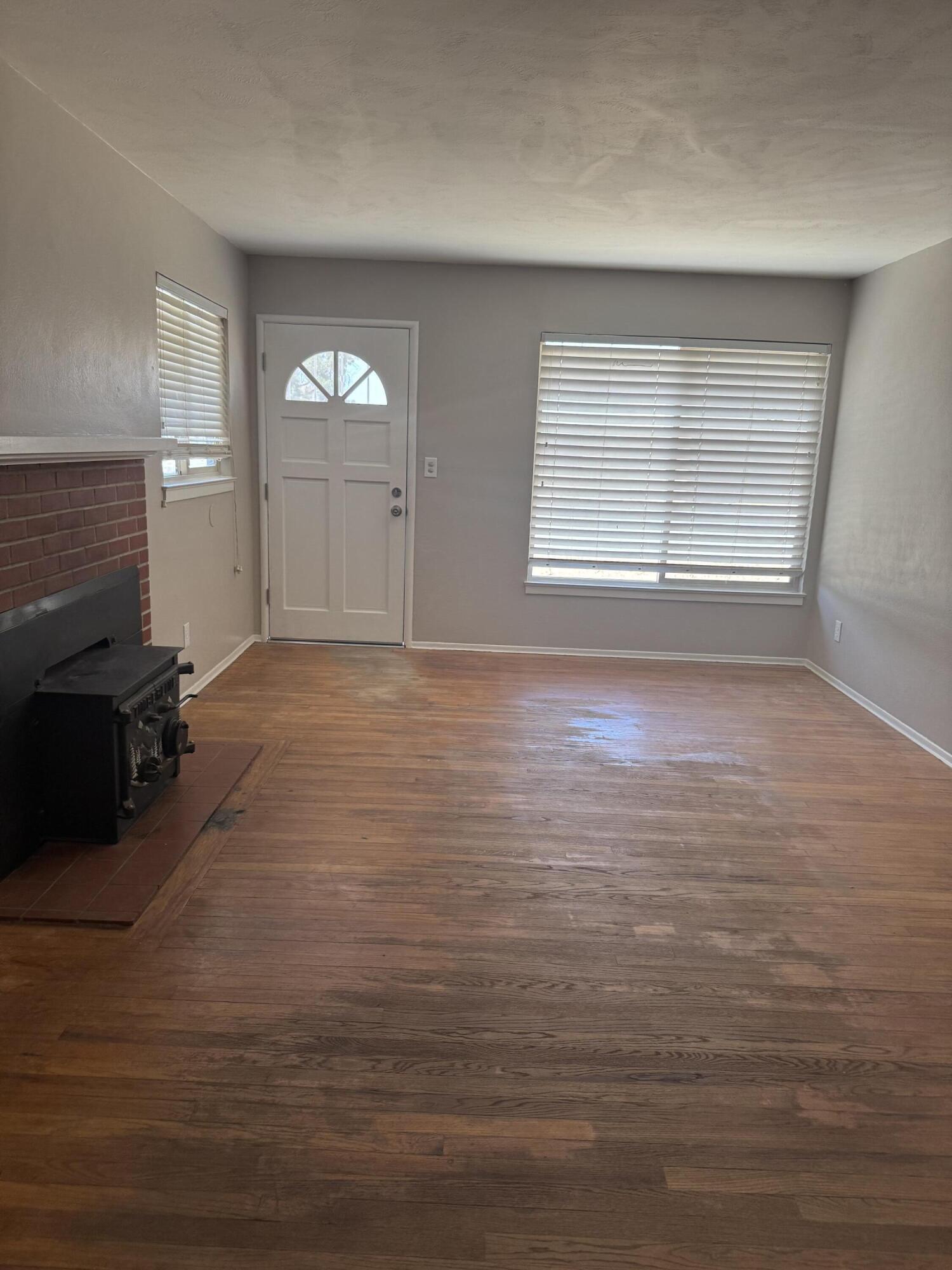 1609 Pleasant Way, Hanford, CA 93230