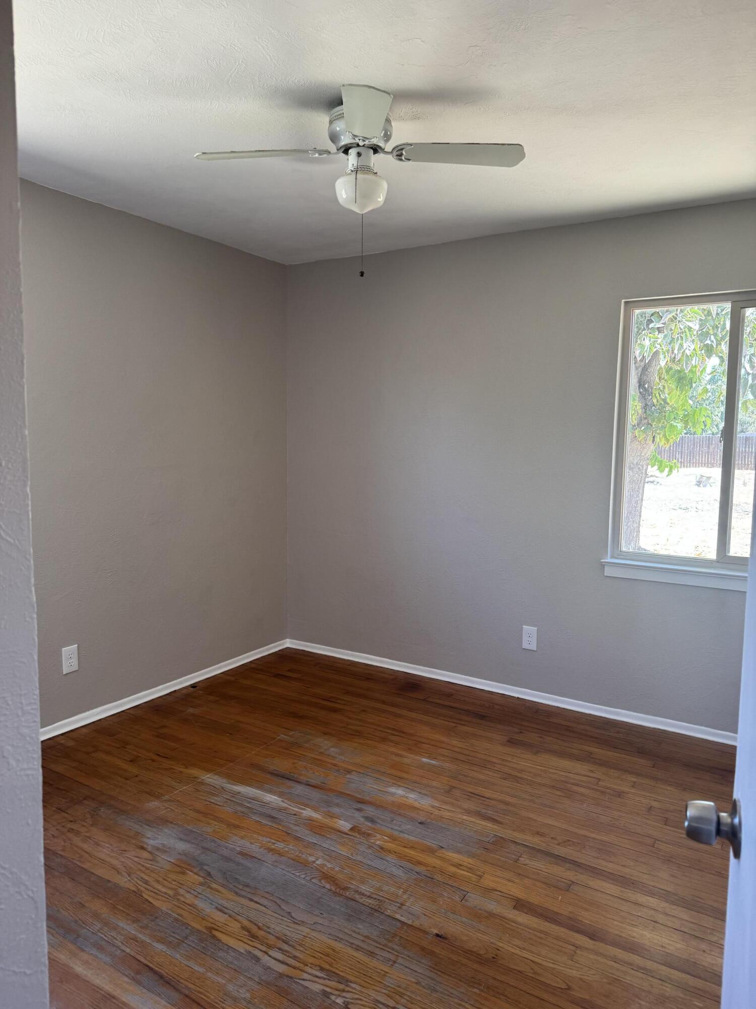 1609 Pleasant Way, Hanford, CA 93230