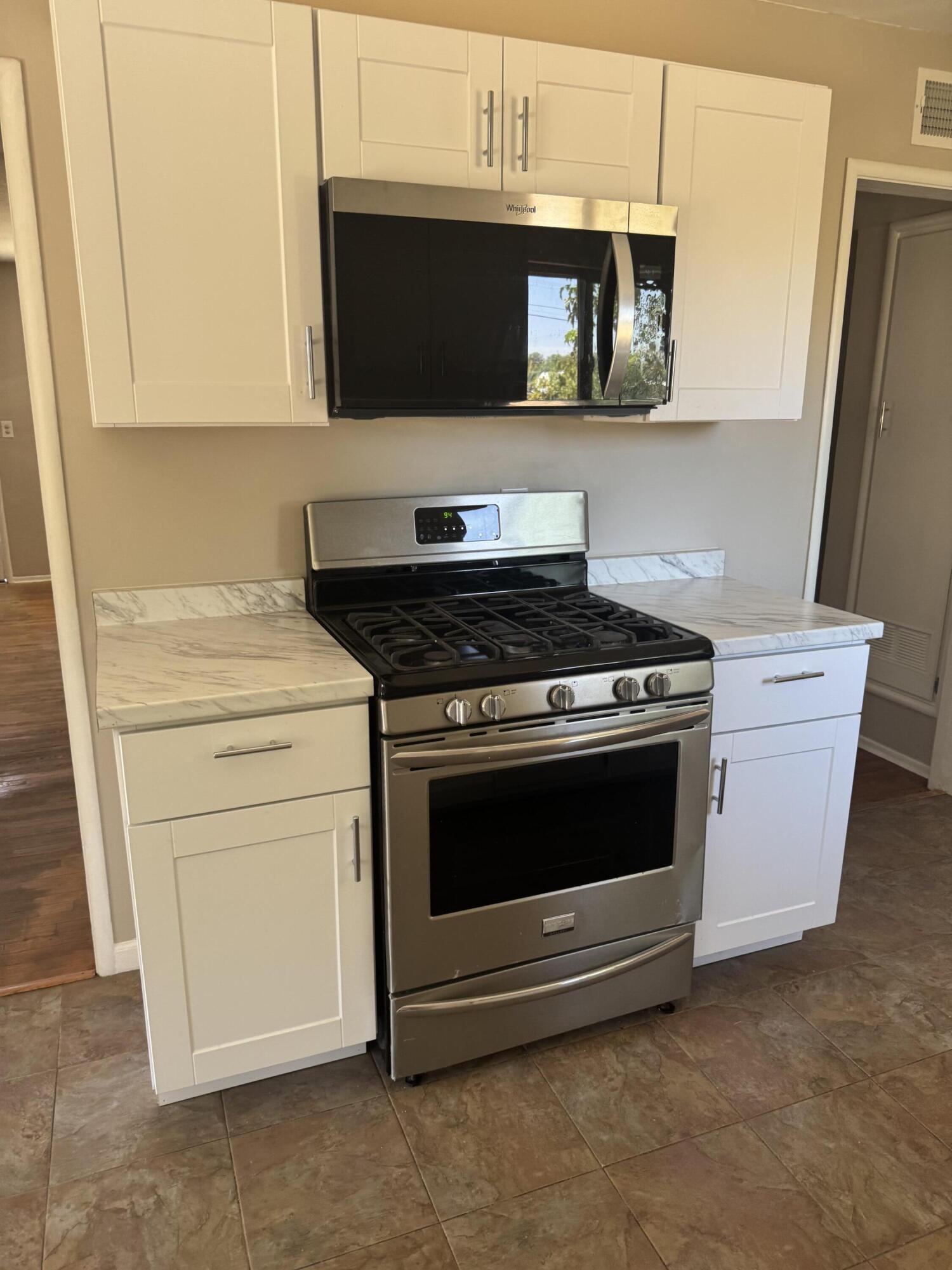 1609 Pleasant Way, Hanford, CA 93230