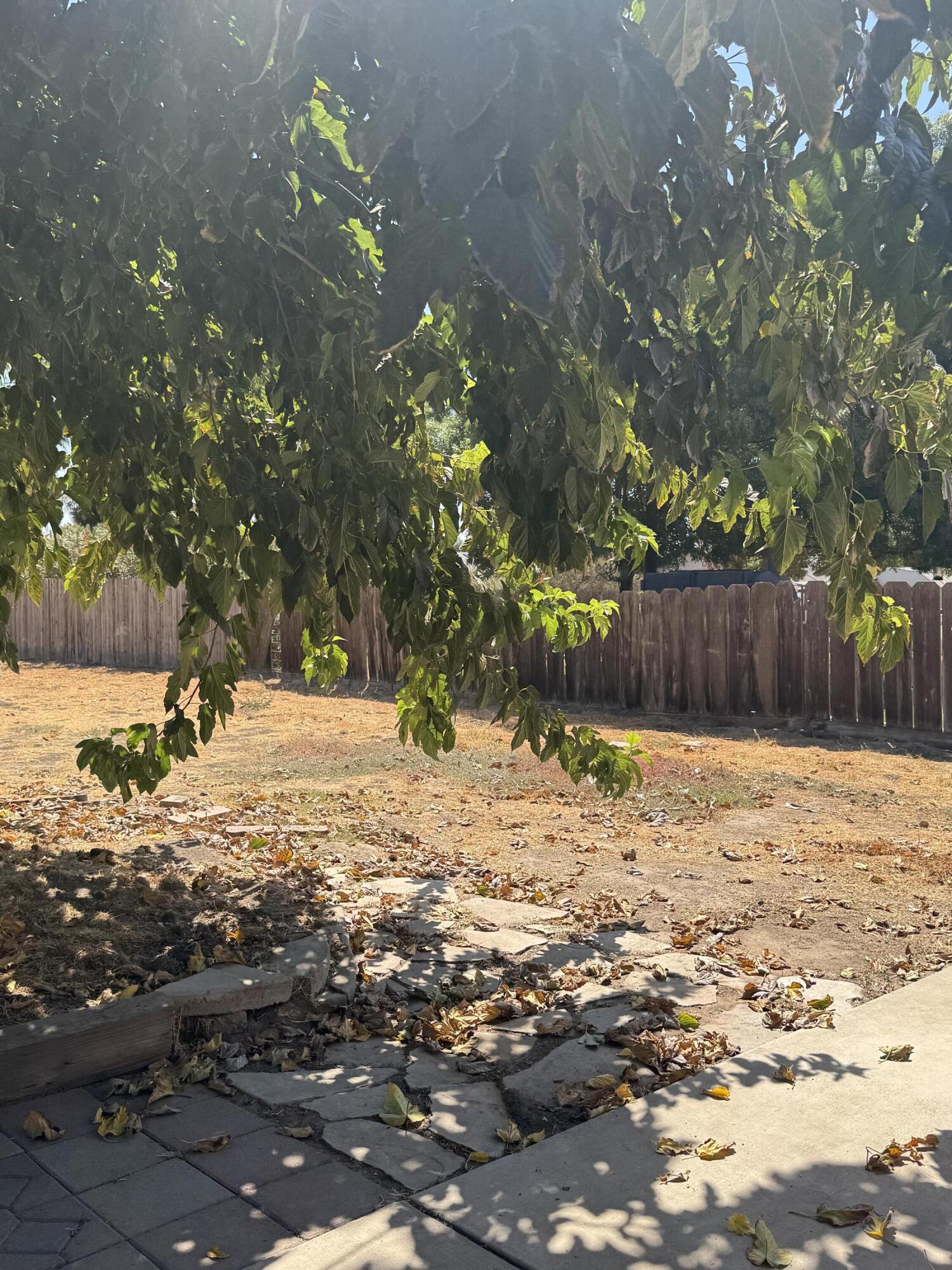 1609 Pleasant Way, Hanford, CA 93230