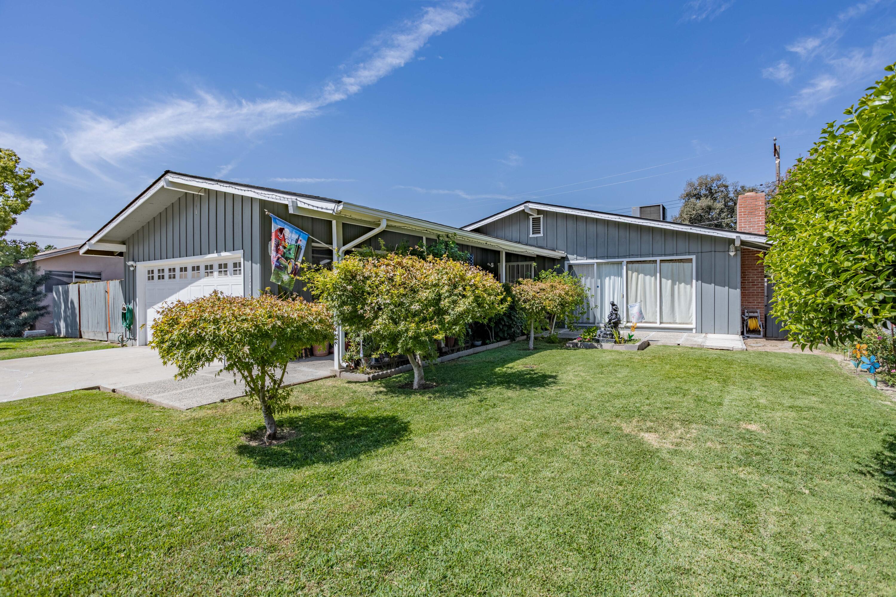1101 S Mountain St, Visalia, CA 93277