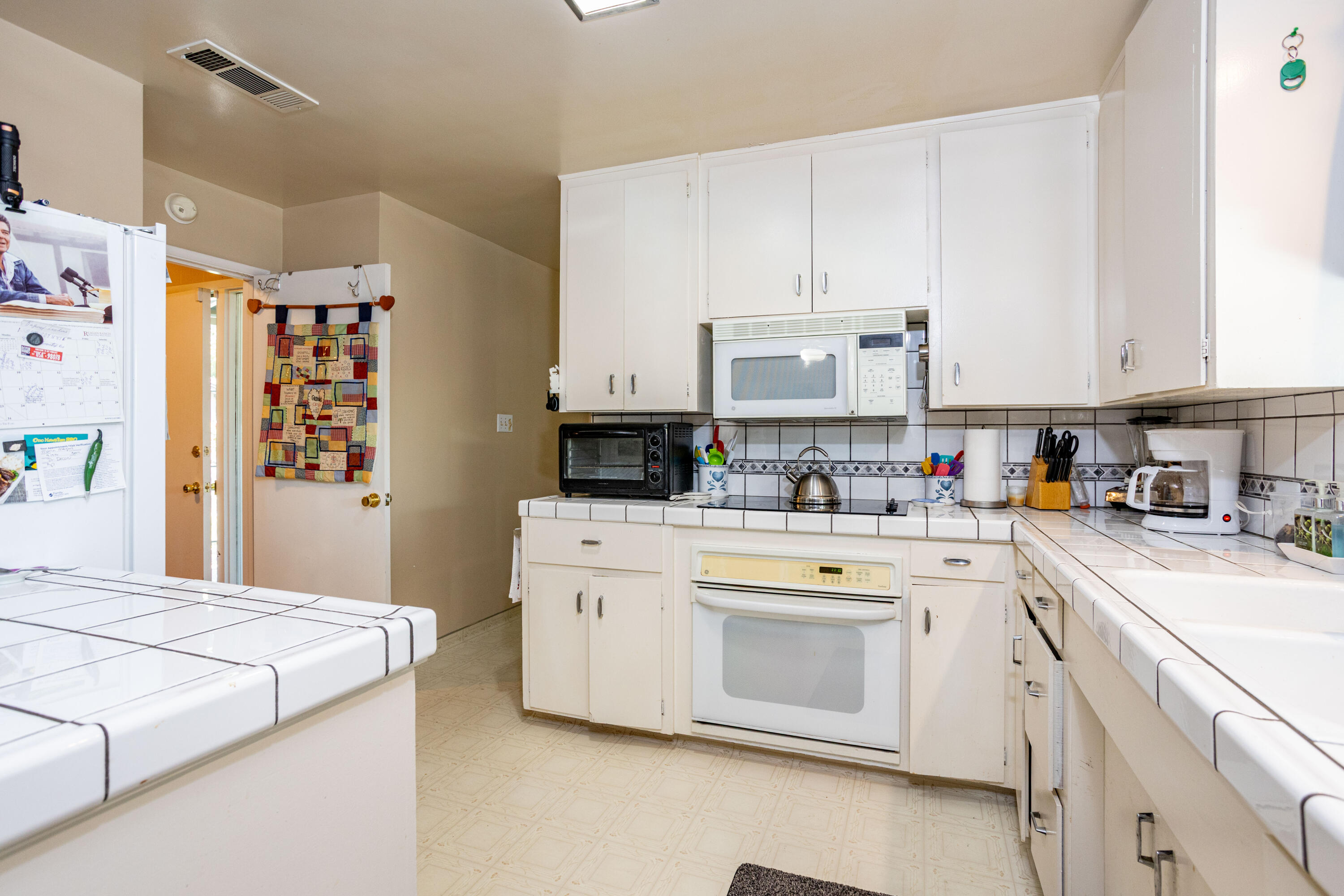 1101 S Mountain St, Visalia, CA 93277