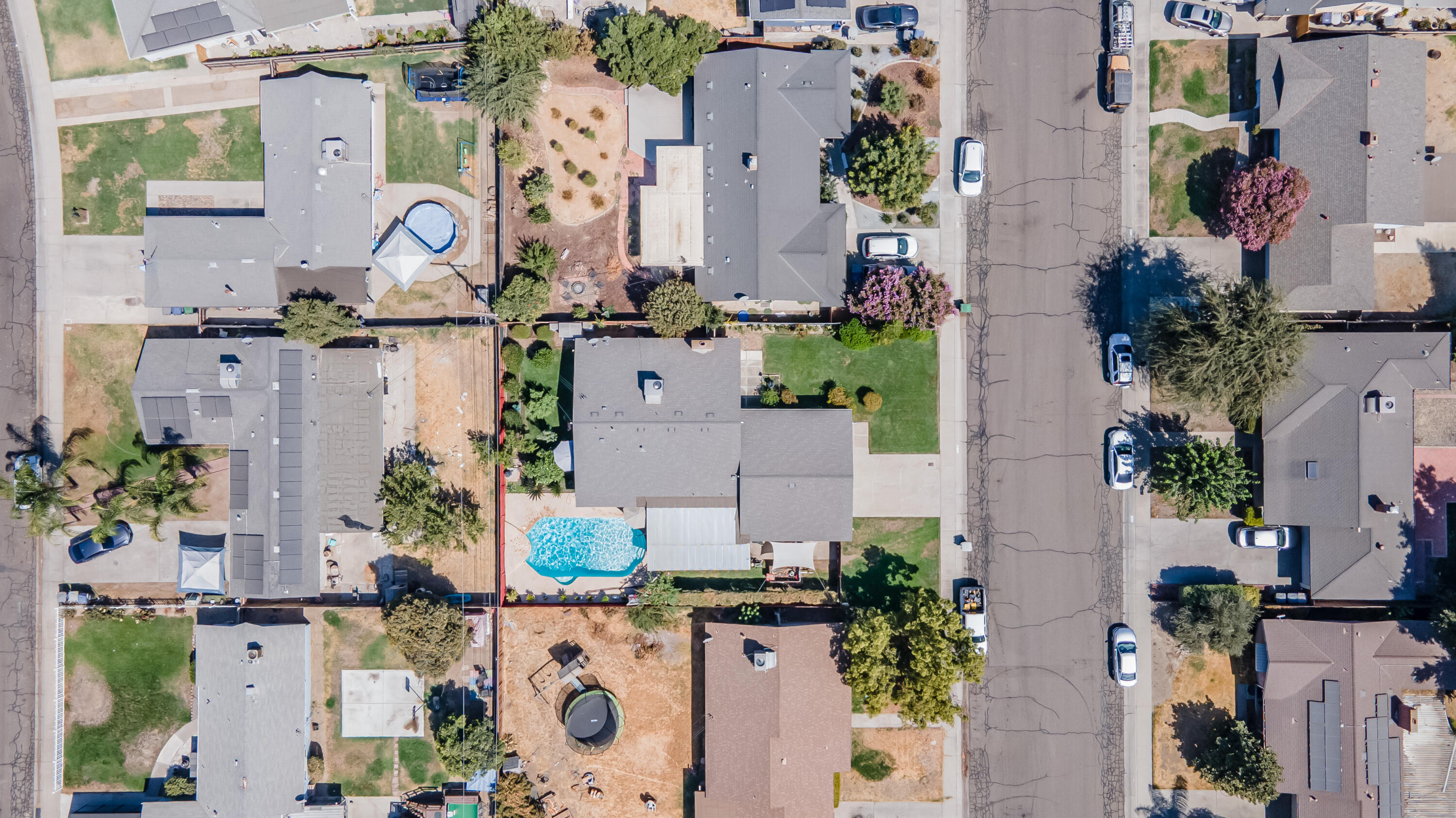 1101 S Mountain St, Visalia, CA 93277