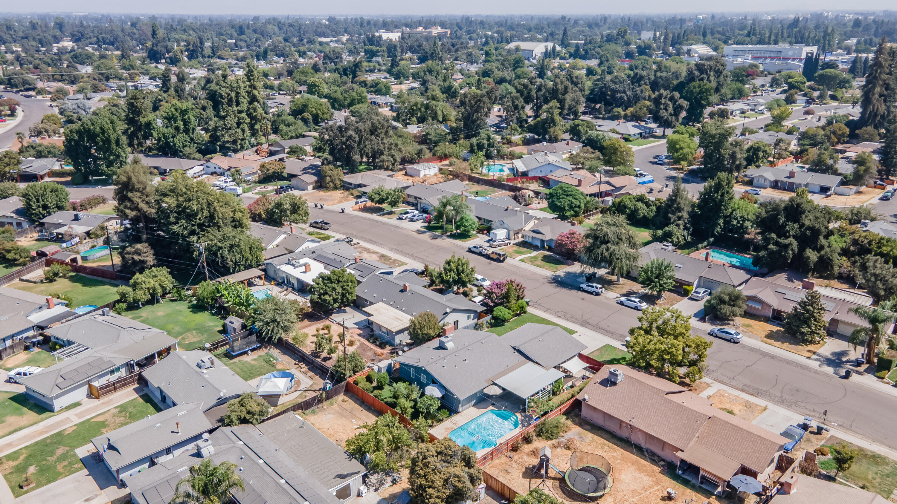 1101 S Mountain St, Visalia, CA 93277