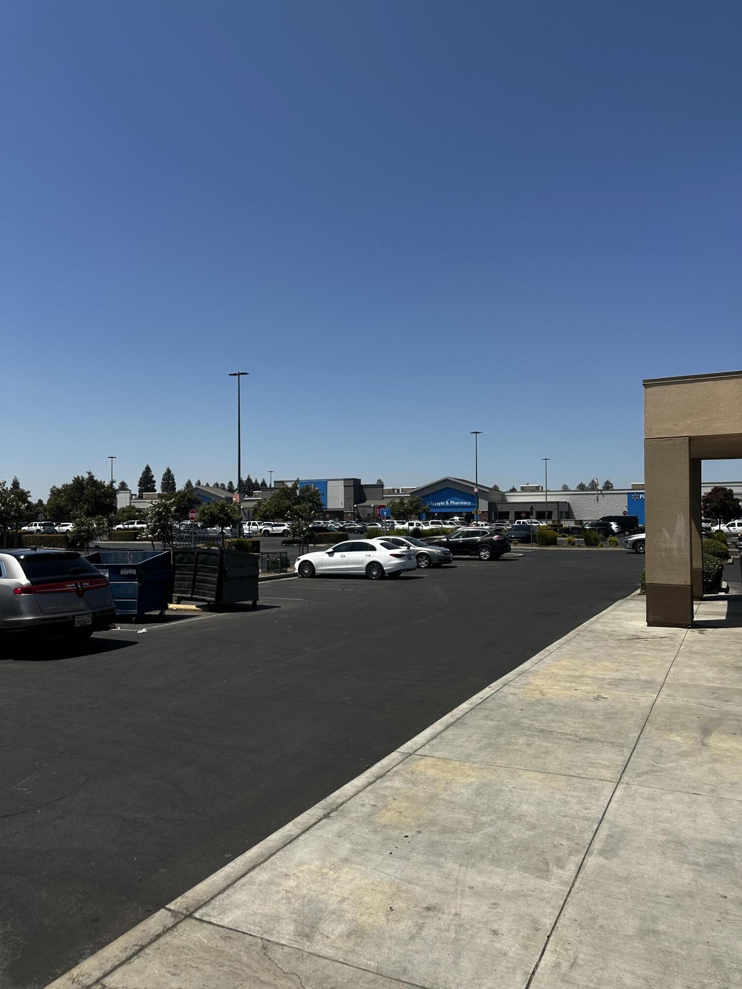 2565 Jensen Ave, Sanger, CA 93657